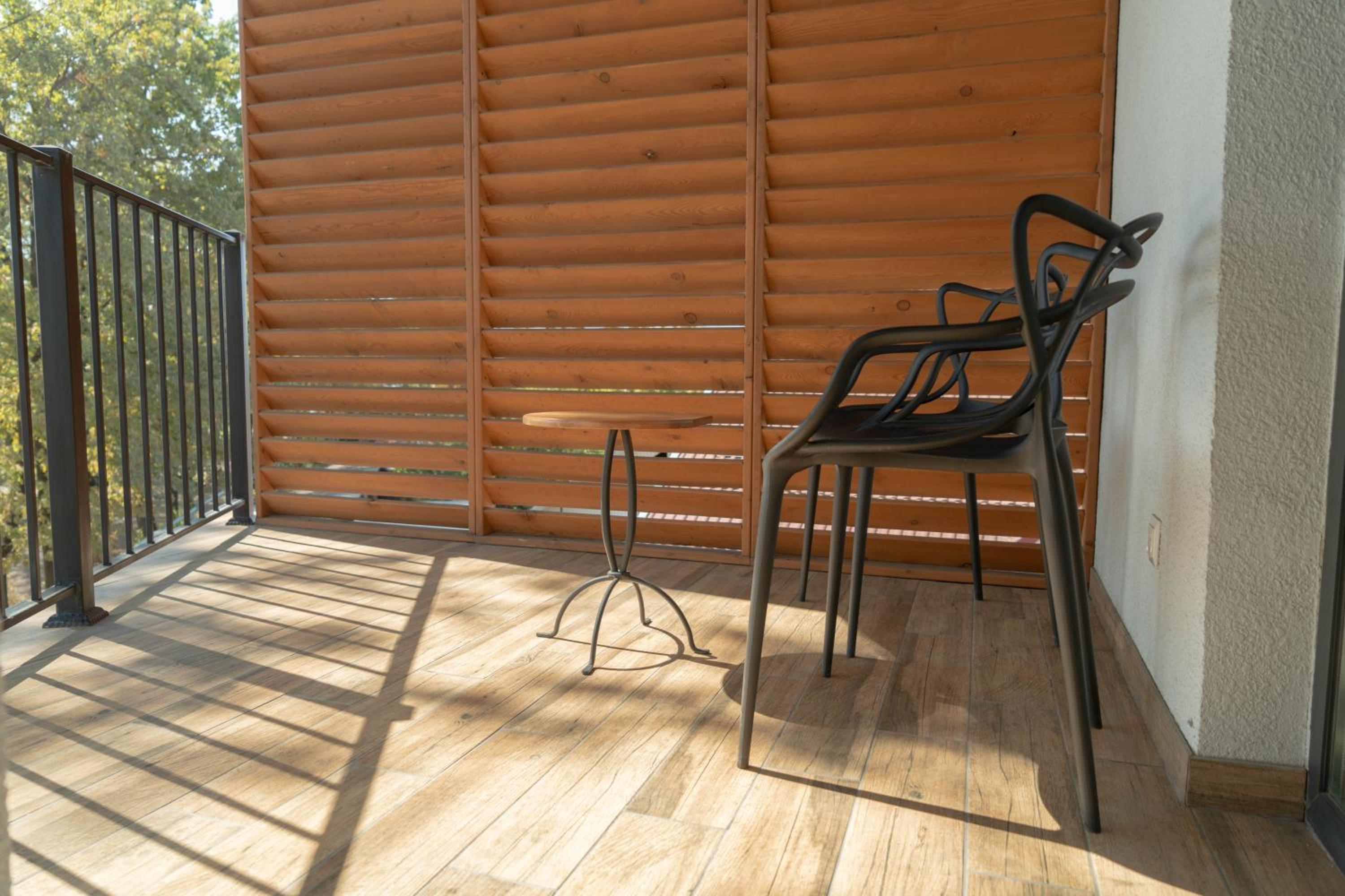 Twin Room with Balcony - Photo 12