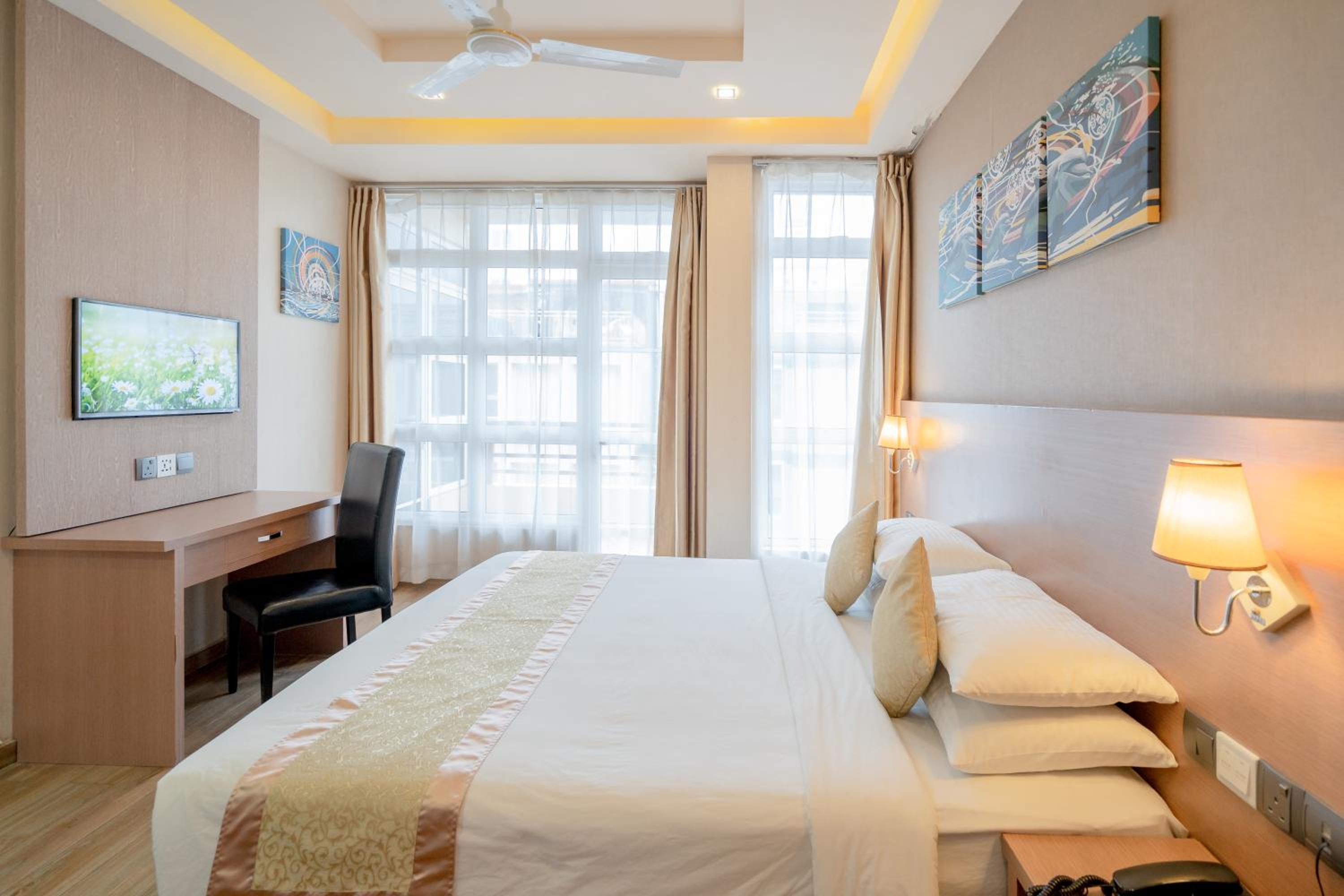 Deluxe Double Room photo 2