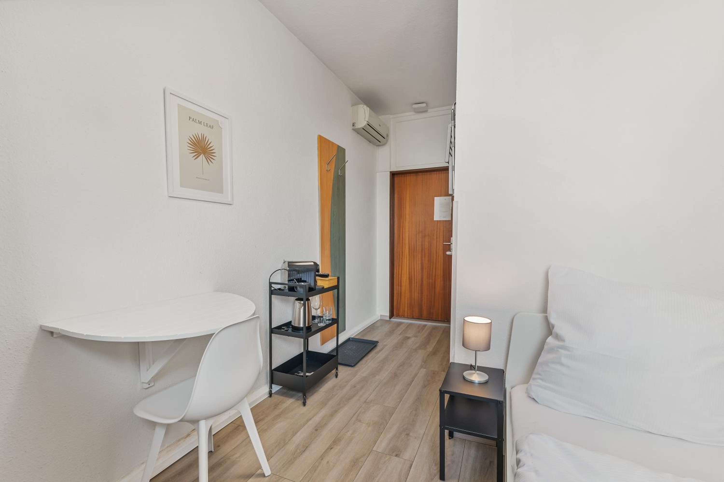 Single Room photo 2