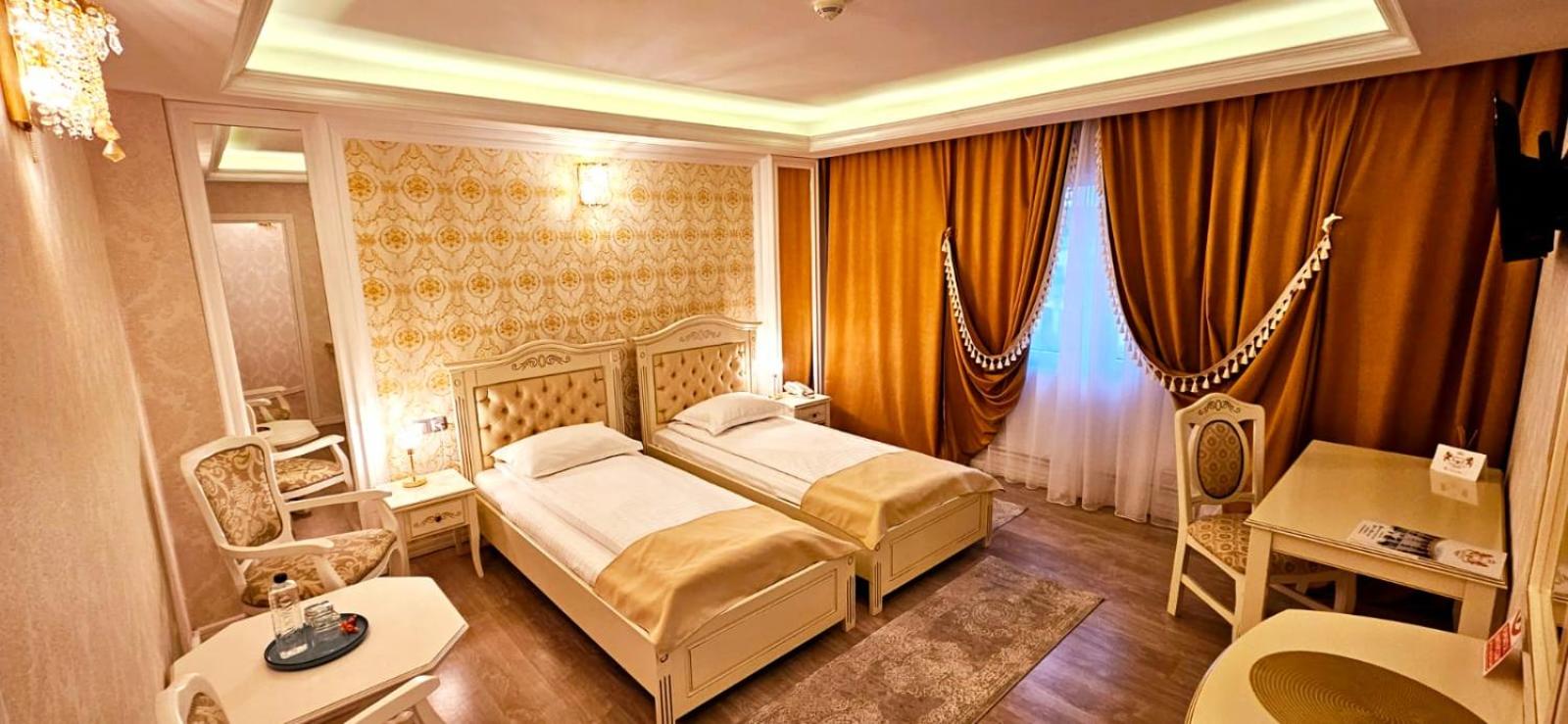 Deluxe Family Suite photo 1