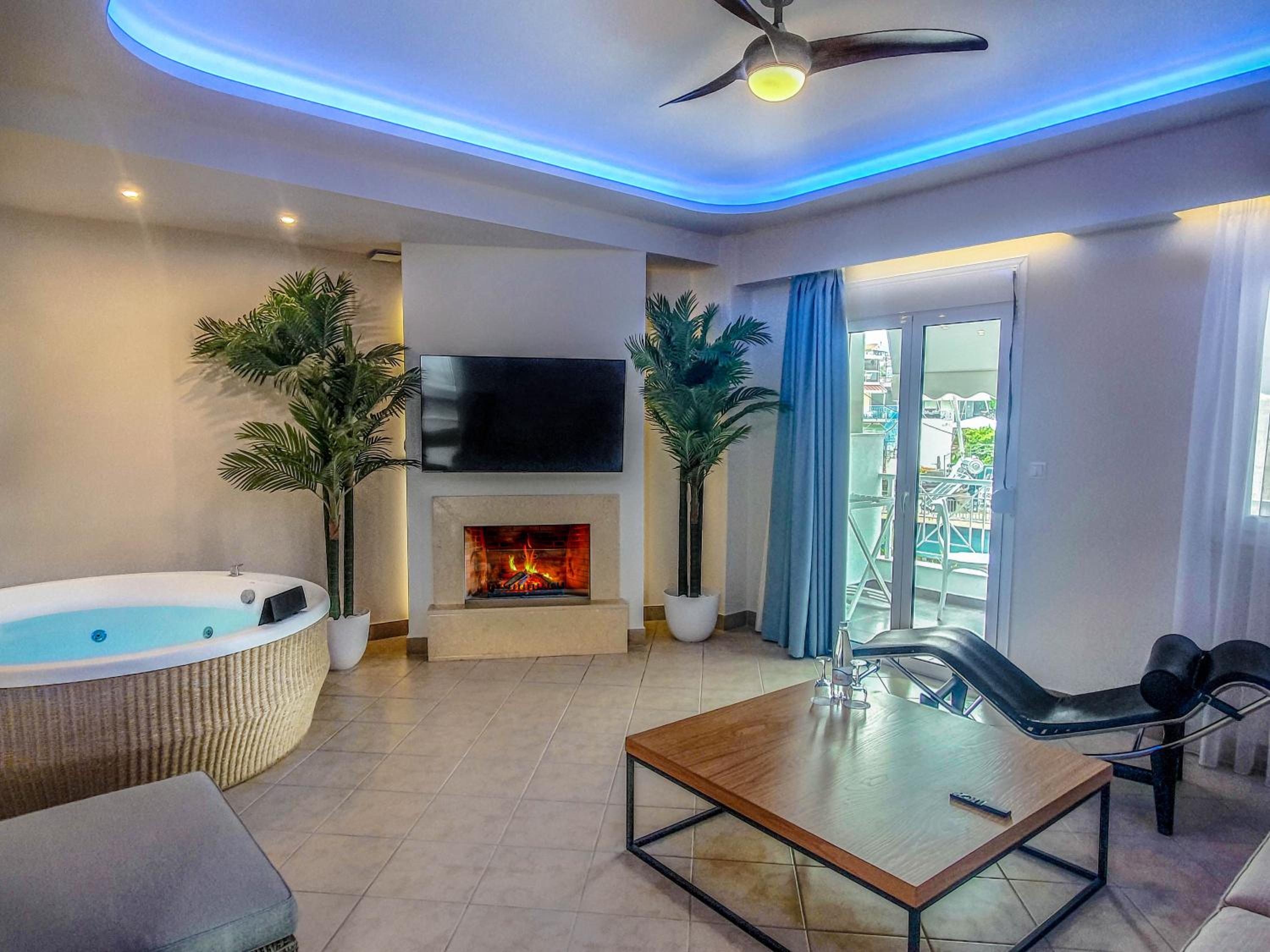 Sunrise Suite with Jetted Tub - Sea View