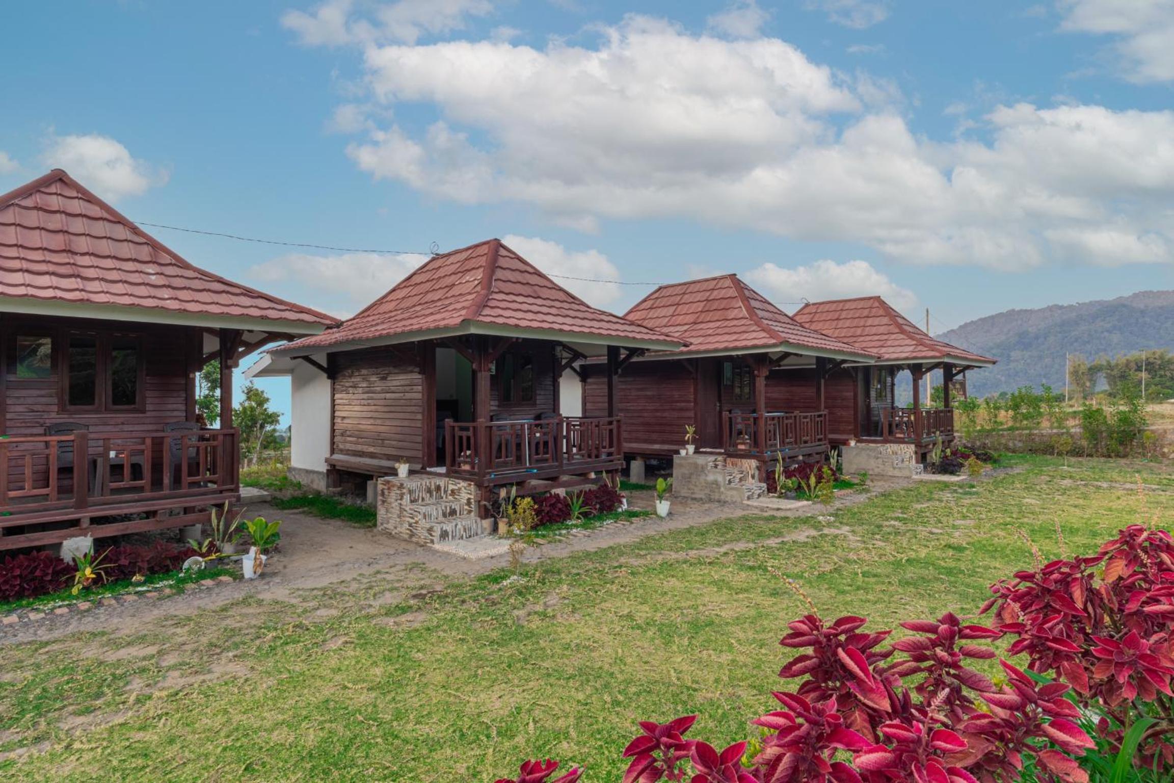 Double Room with Balcony - Photo 3