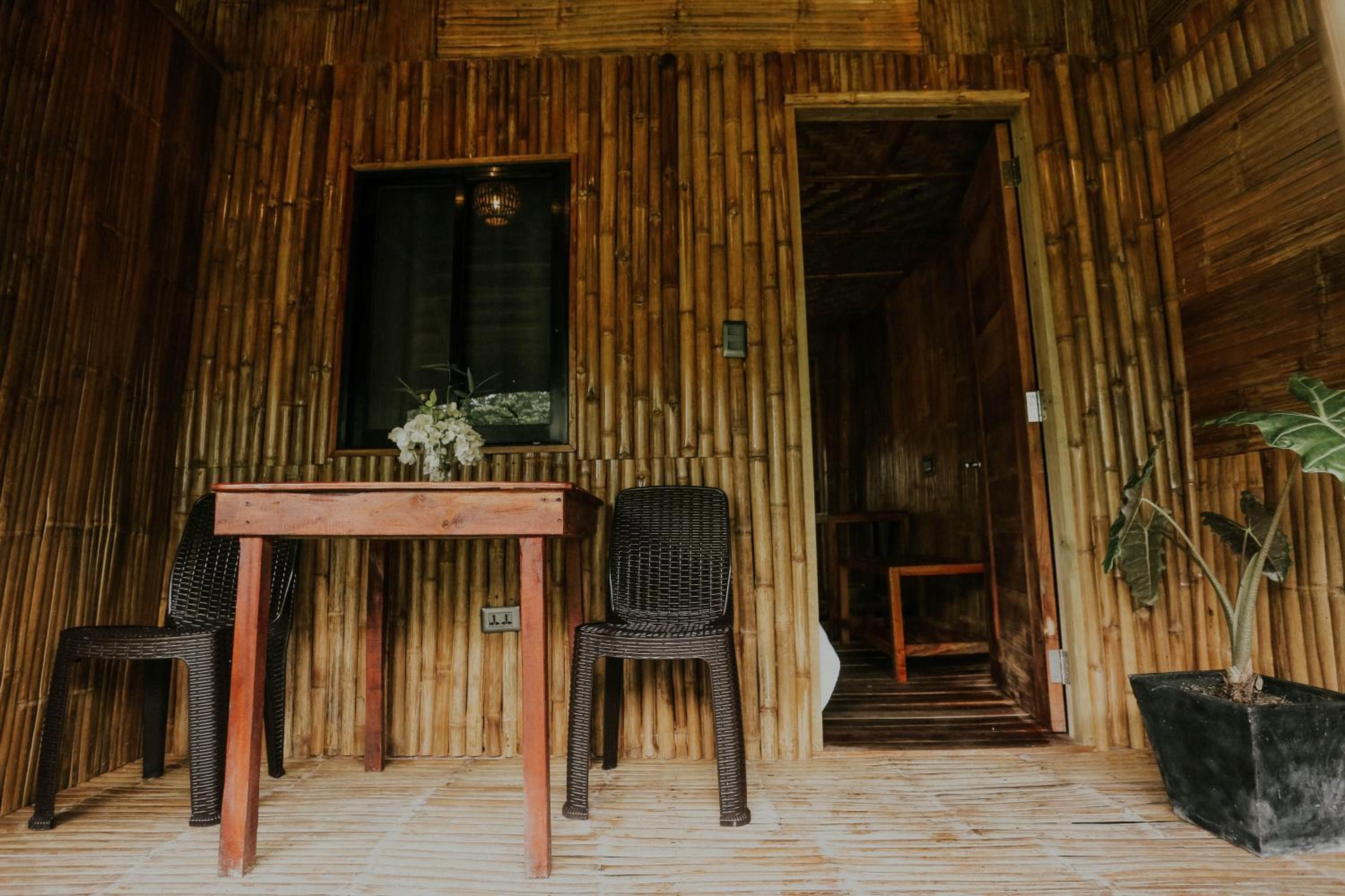 Standard Twin Room with Garden View - Photo 6