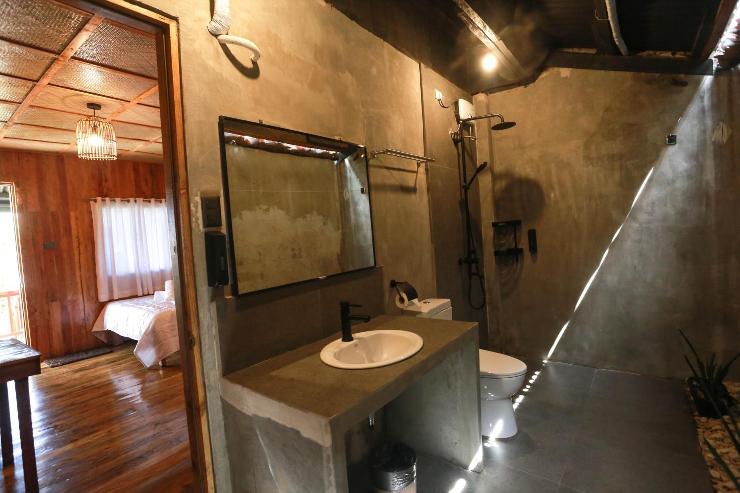 Quadruple Room with Sea View - Photo 6