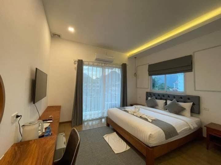 Deluxe Double Room photo 2