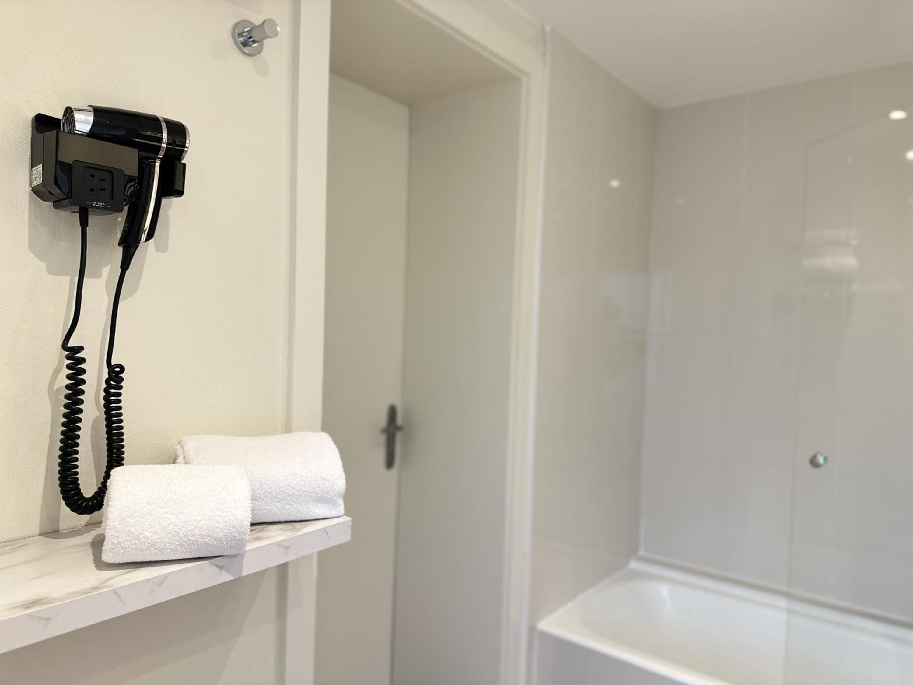 Standard Double Room - Photo 5