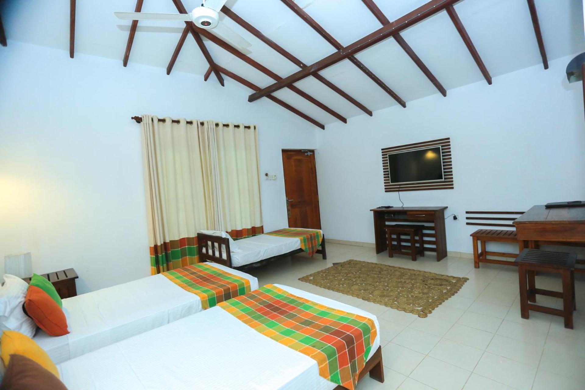 Standard Twin Room with Garden View photo 3