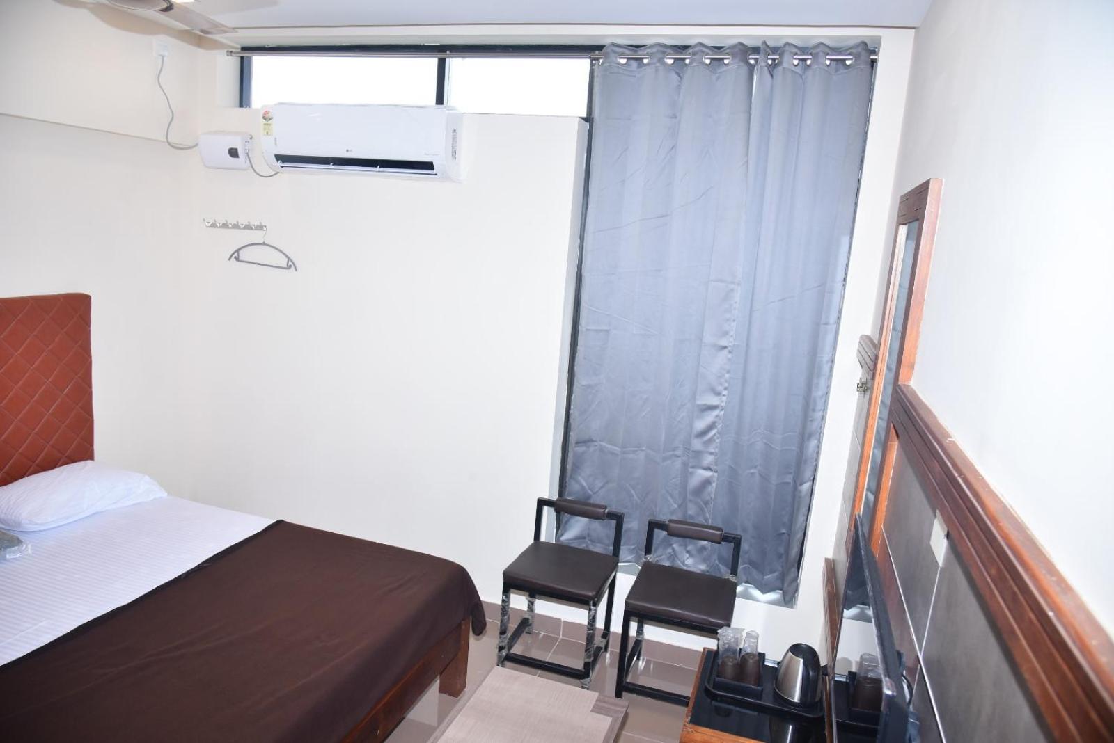 Double Room with Private Bathroom photo 3