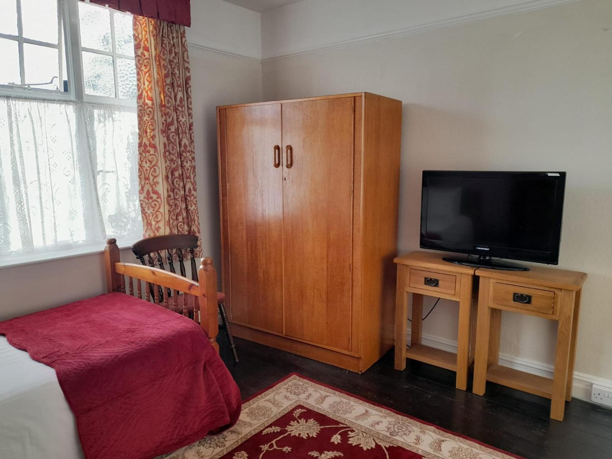 Twin Room - Photo 4
