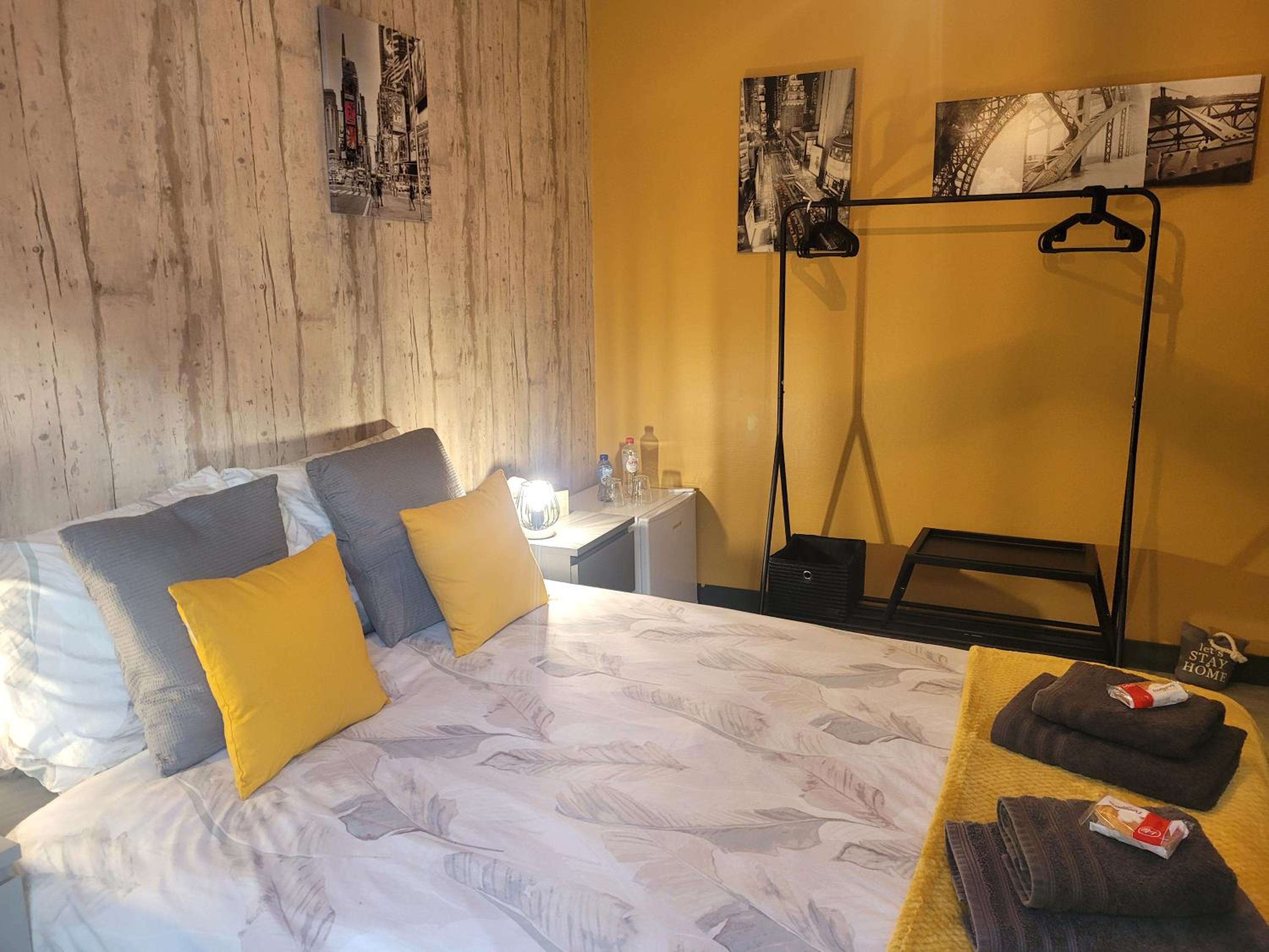 Double Room with Private Bathroom photo 1