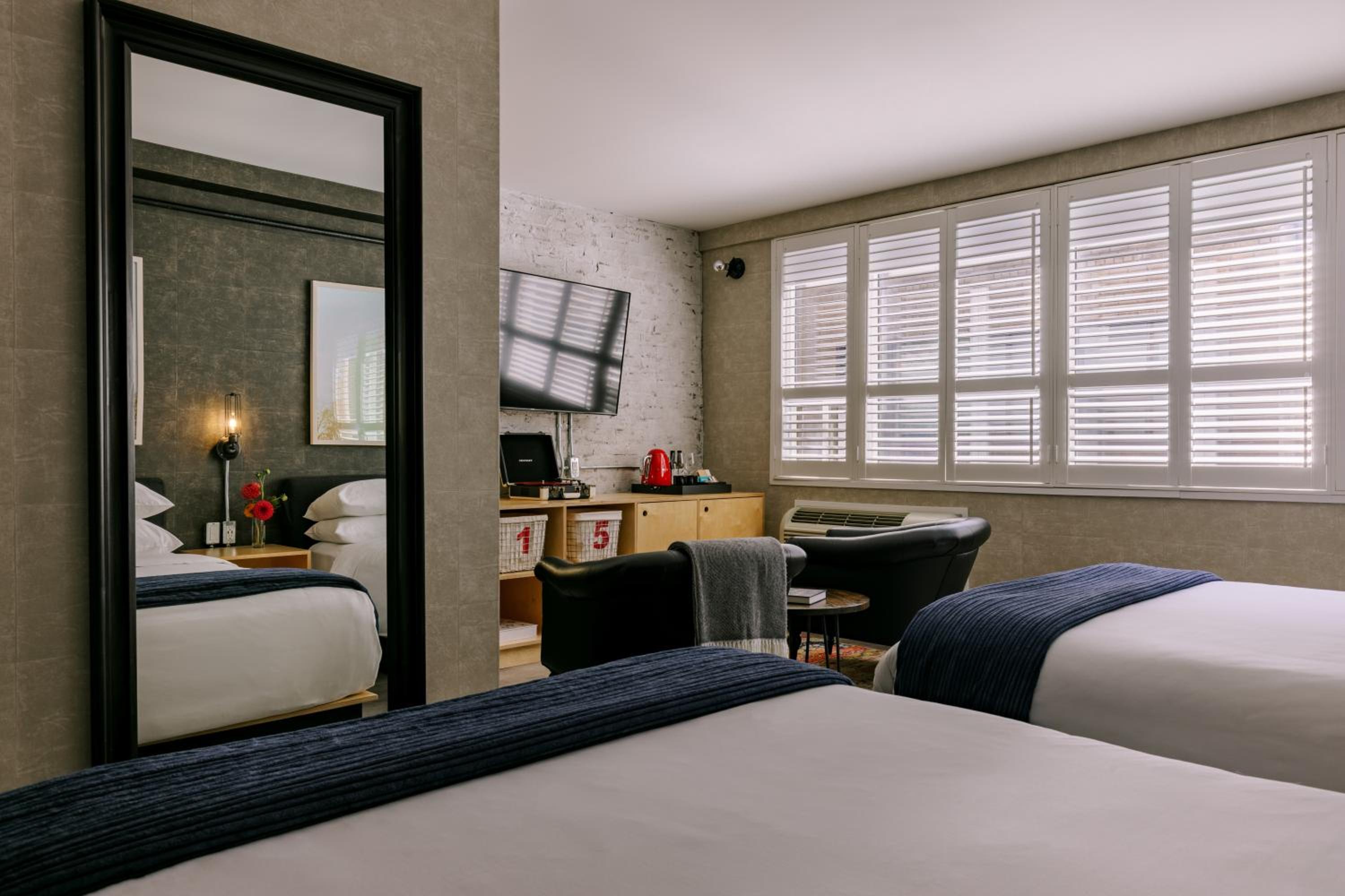 Queen Room with Two Queen Beds - High Floor