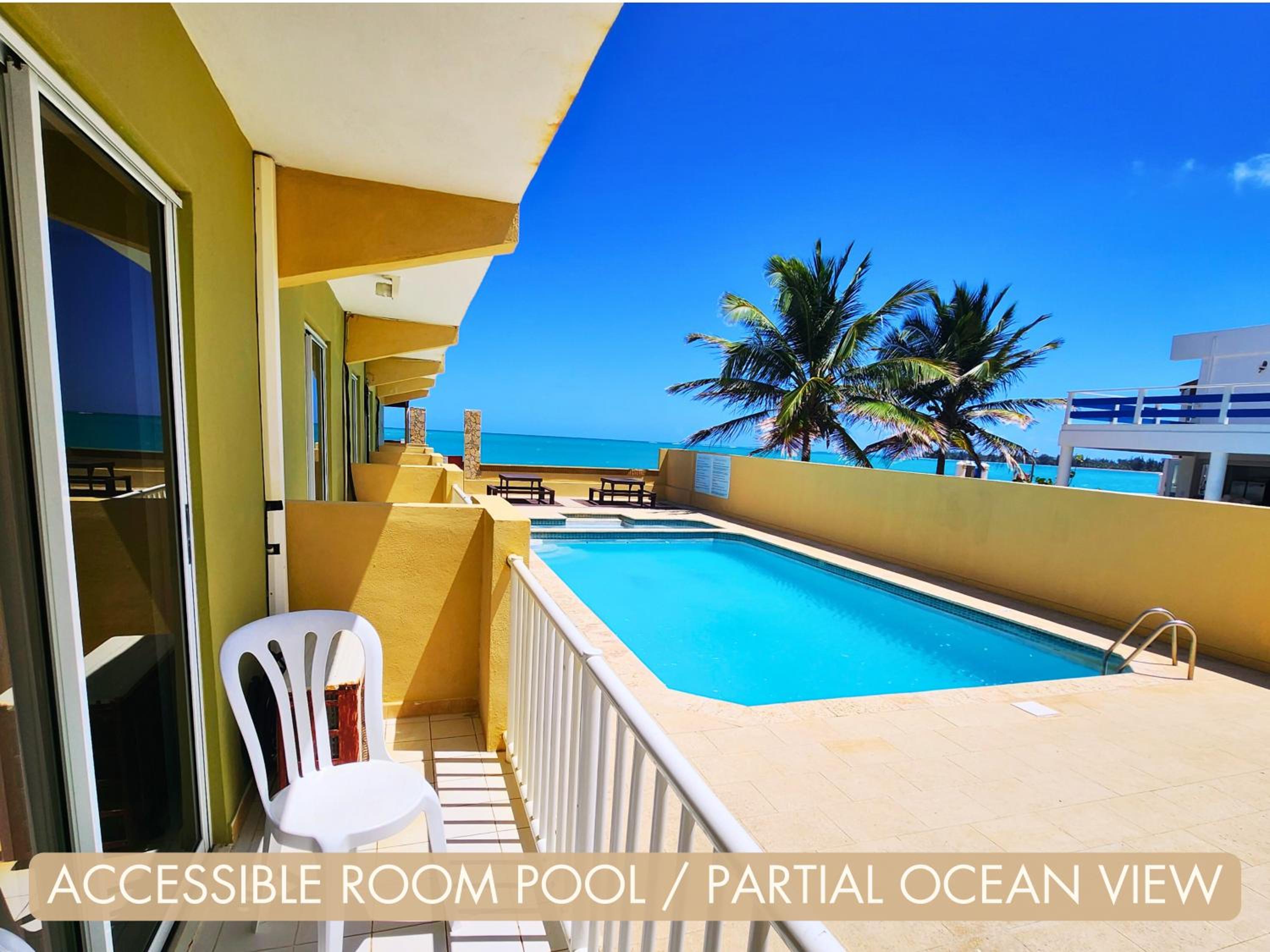 Deluxe Double Room with Balcony and Sea View photo 2