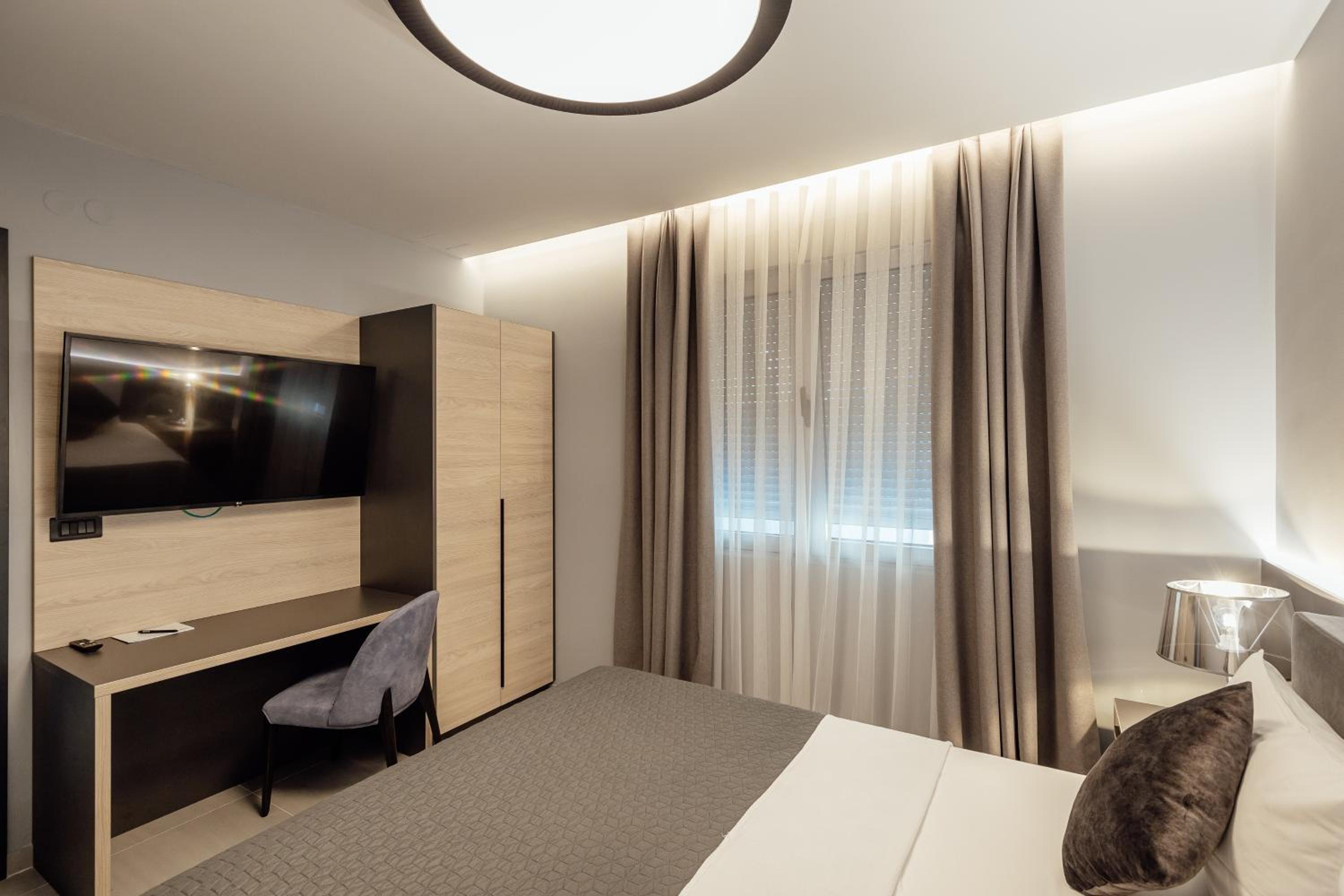 Deluxe Suite - Photo 4