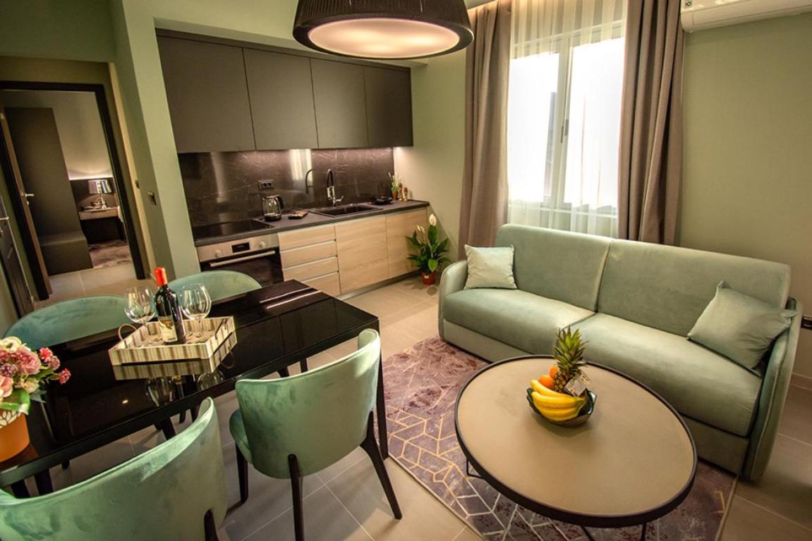 Standard Suite - Photo 1