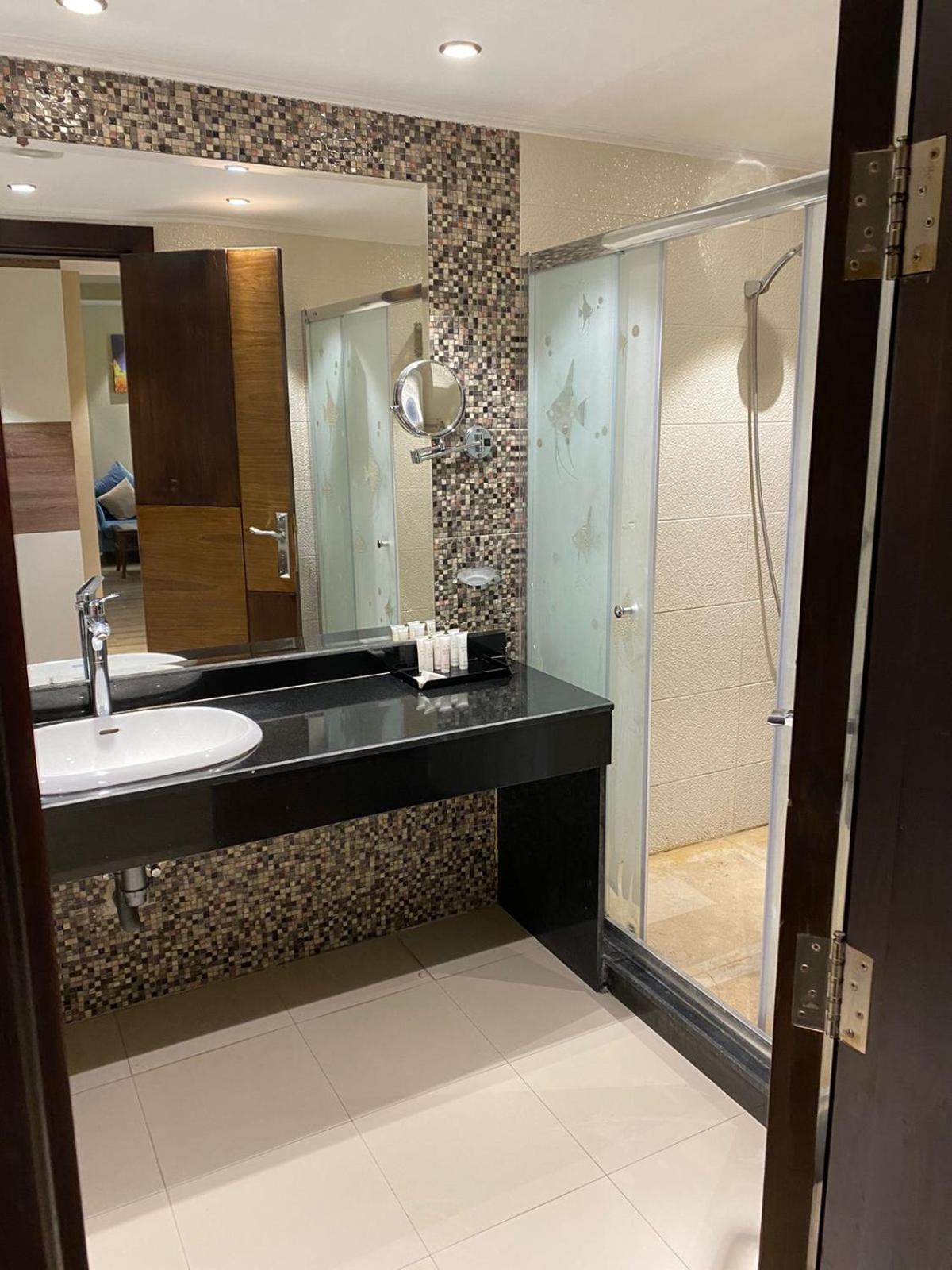 Double or Twin Room with Side Sea View photo 2