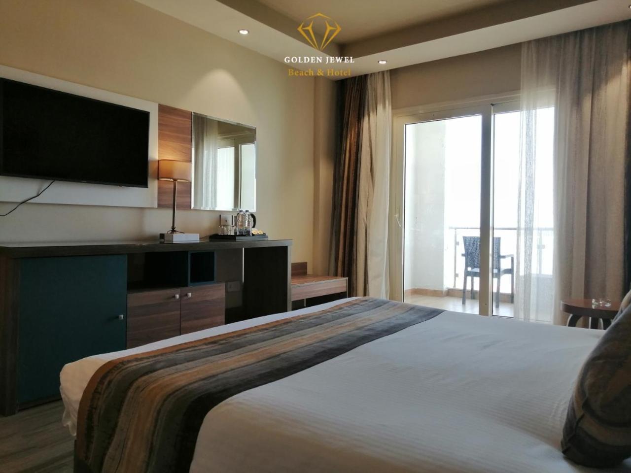 Double or Twin Room with Side Sea View photo 3