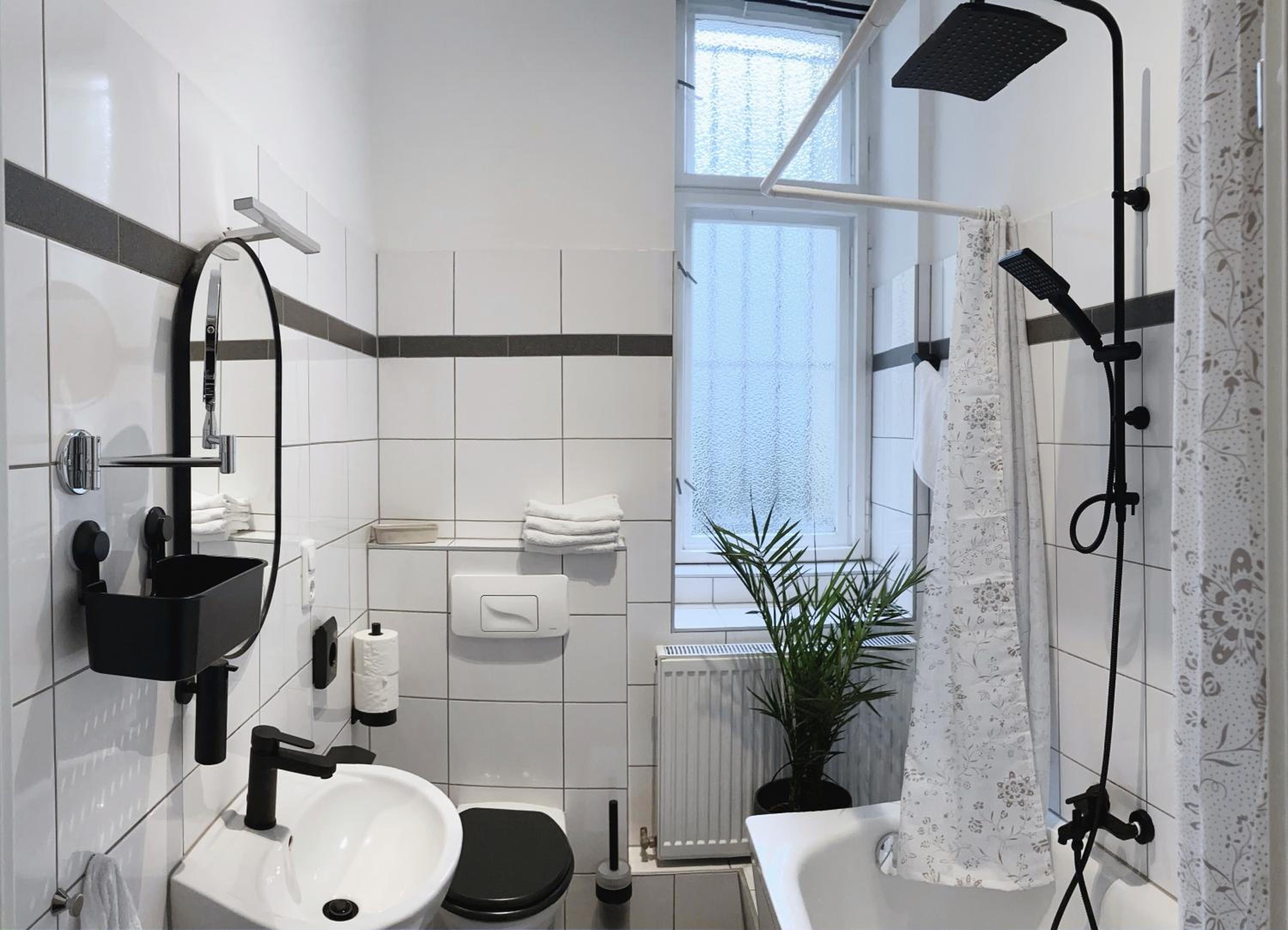 Double or Twin Room with Shared Bathroom photo 3
