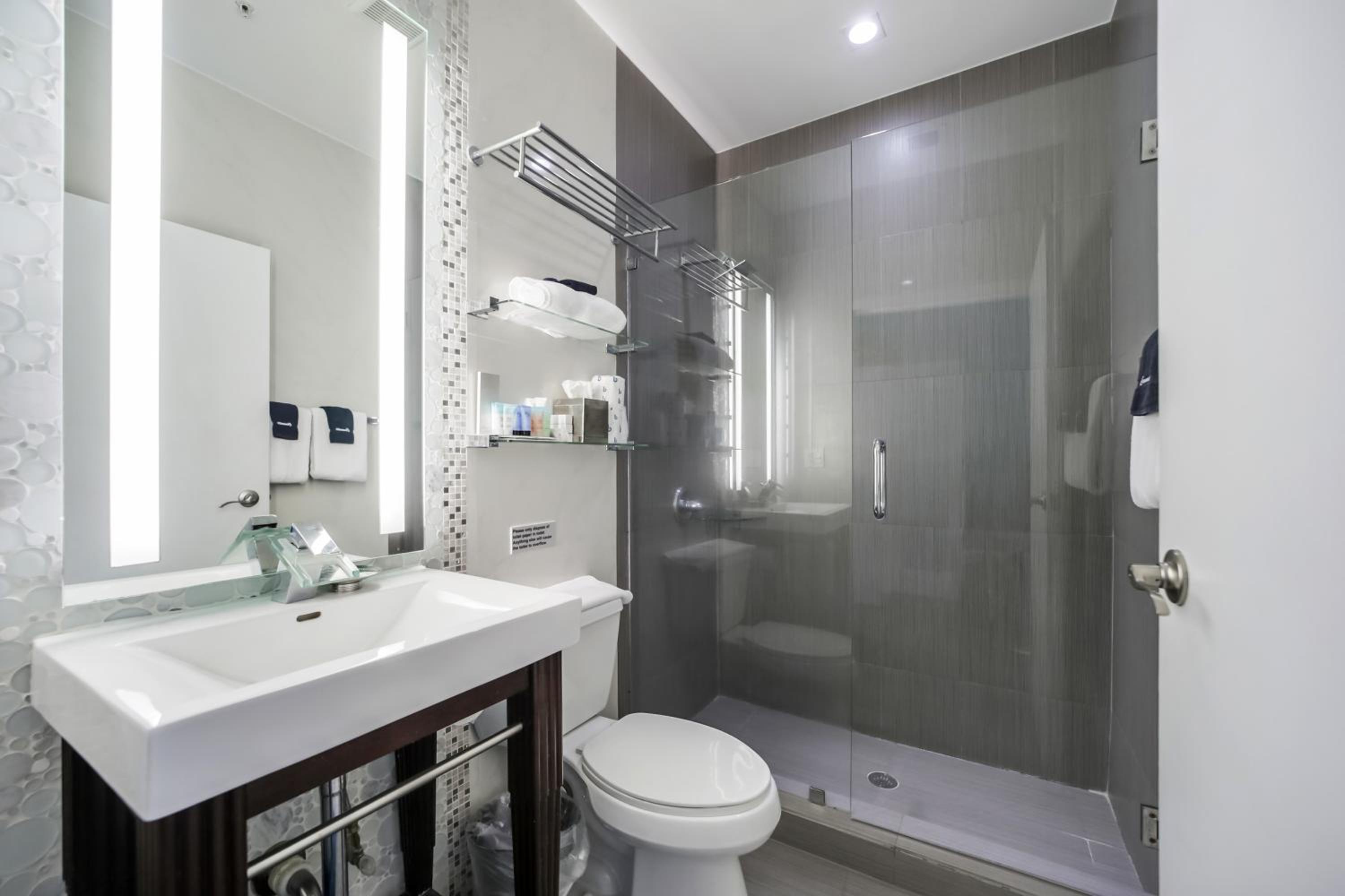 Deluxe Double Full Room (Self Check-in)