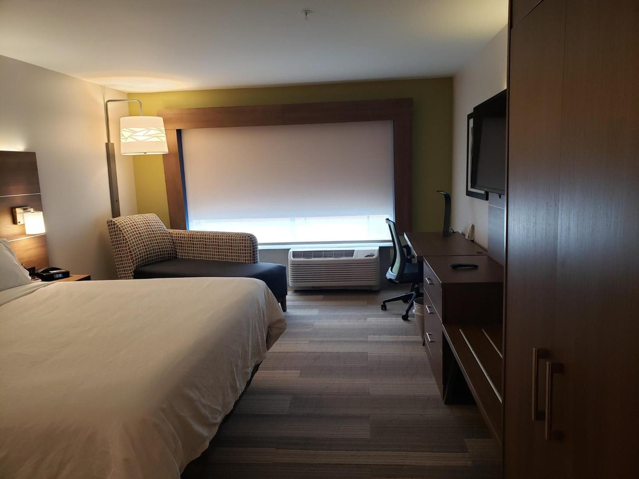 Standard King Room - Communications Accessible