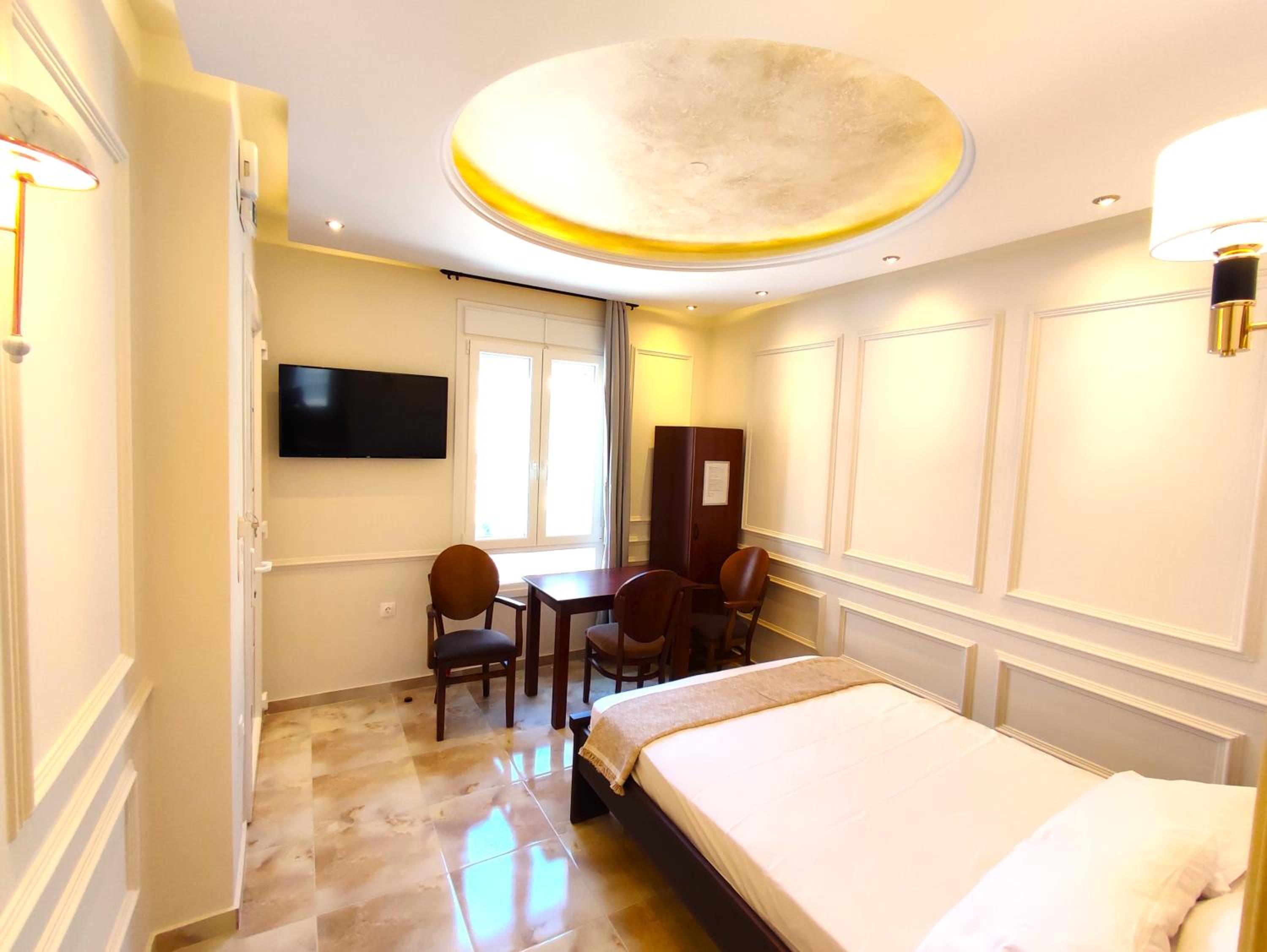 Deluxe Suite photo 1