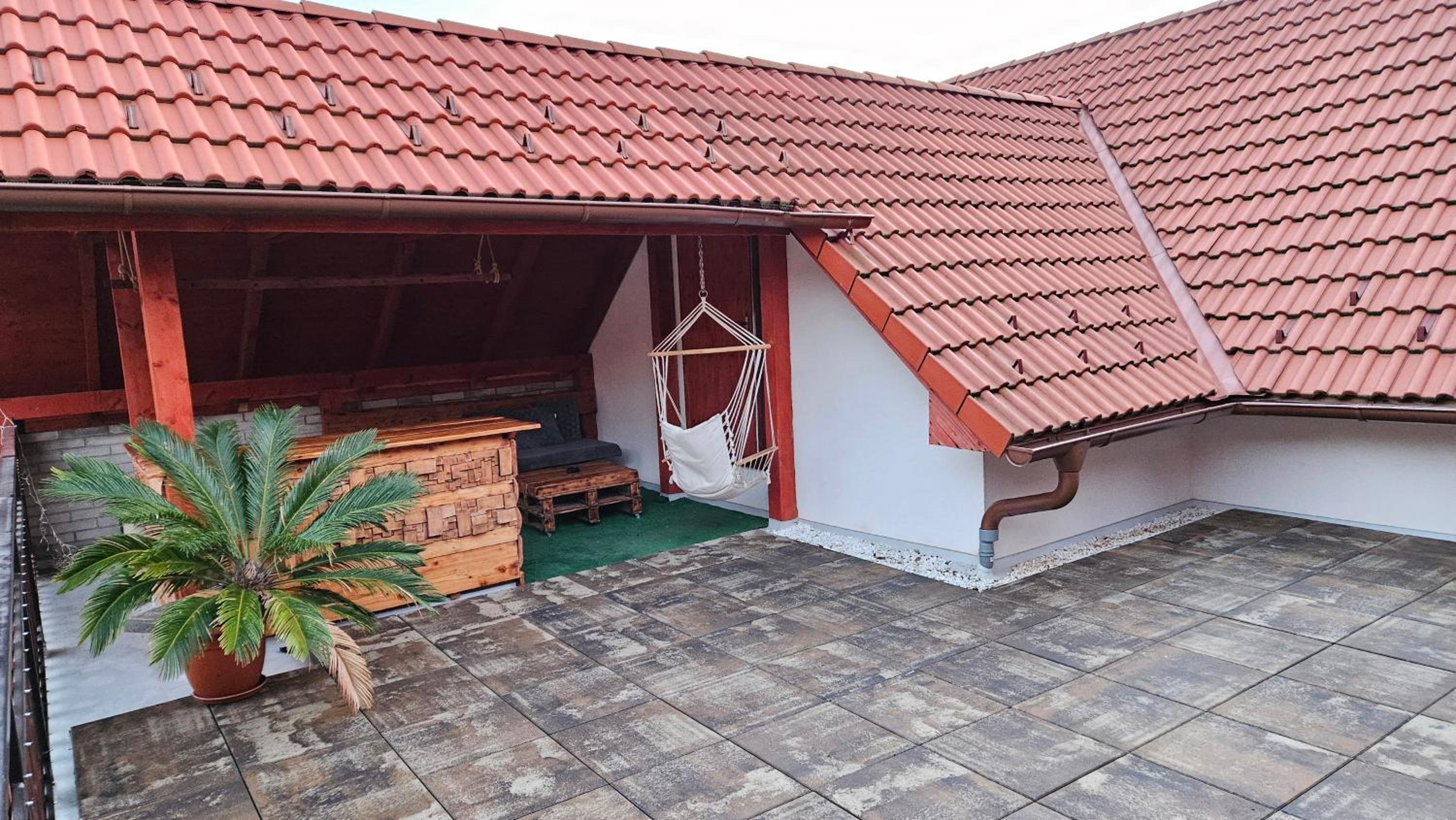 Family Room with Terrace - Photo 9