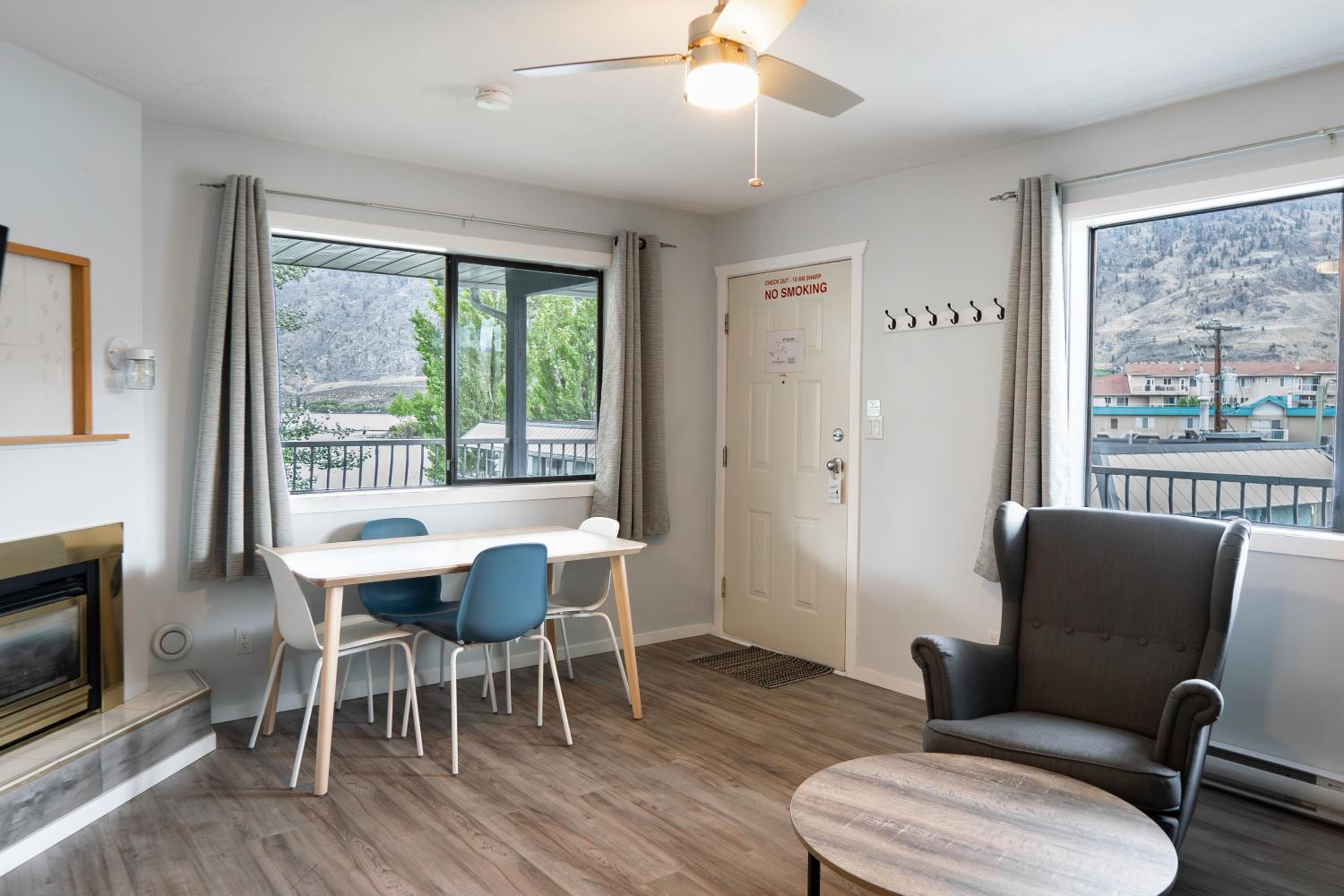 Suite with Lake View
