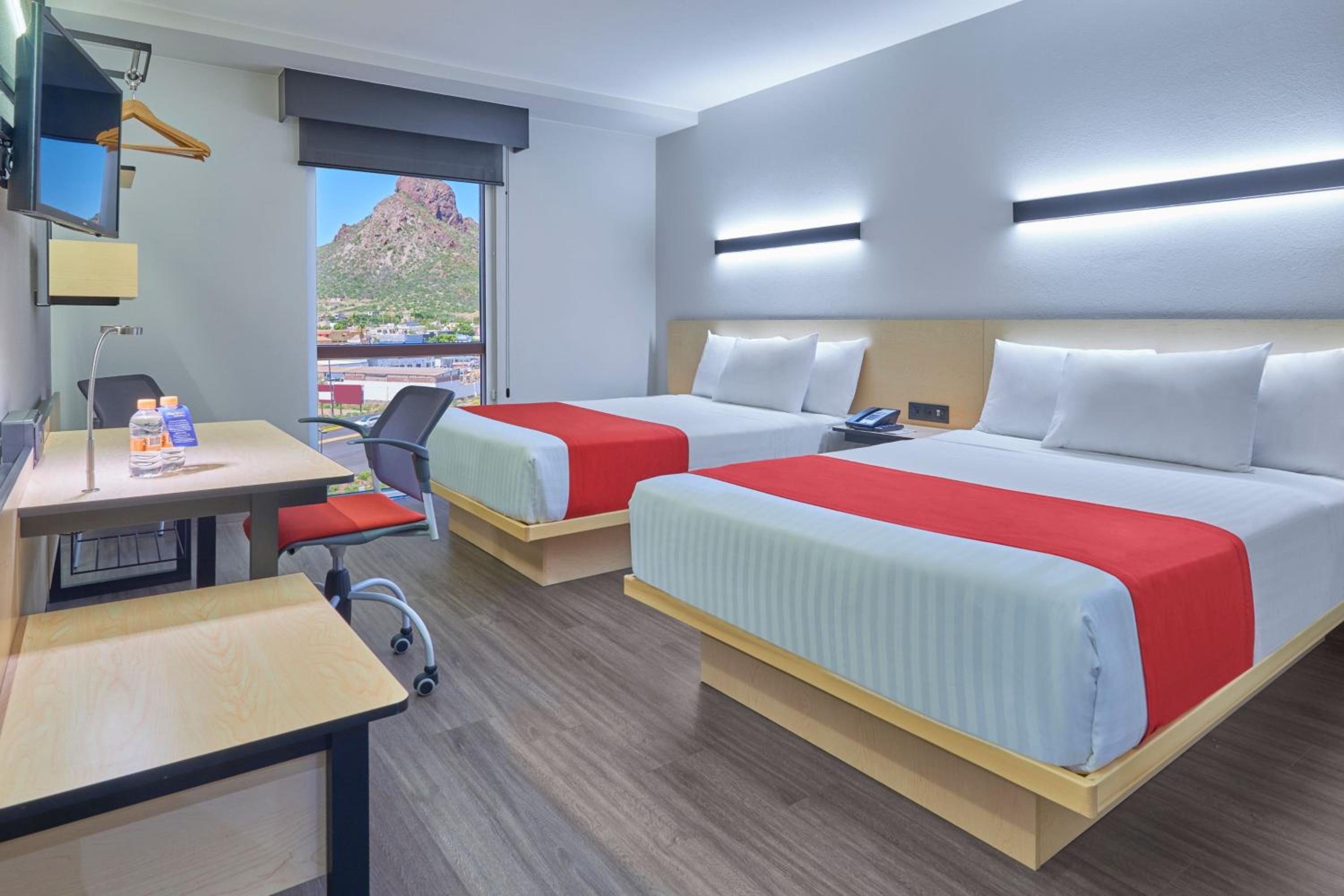 Double Room with Two Double Beds - Photo 6