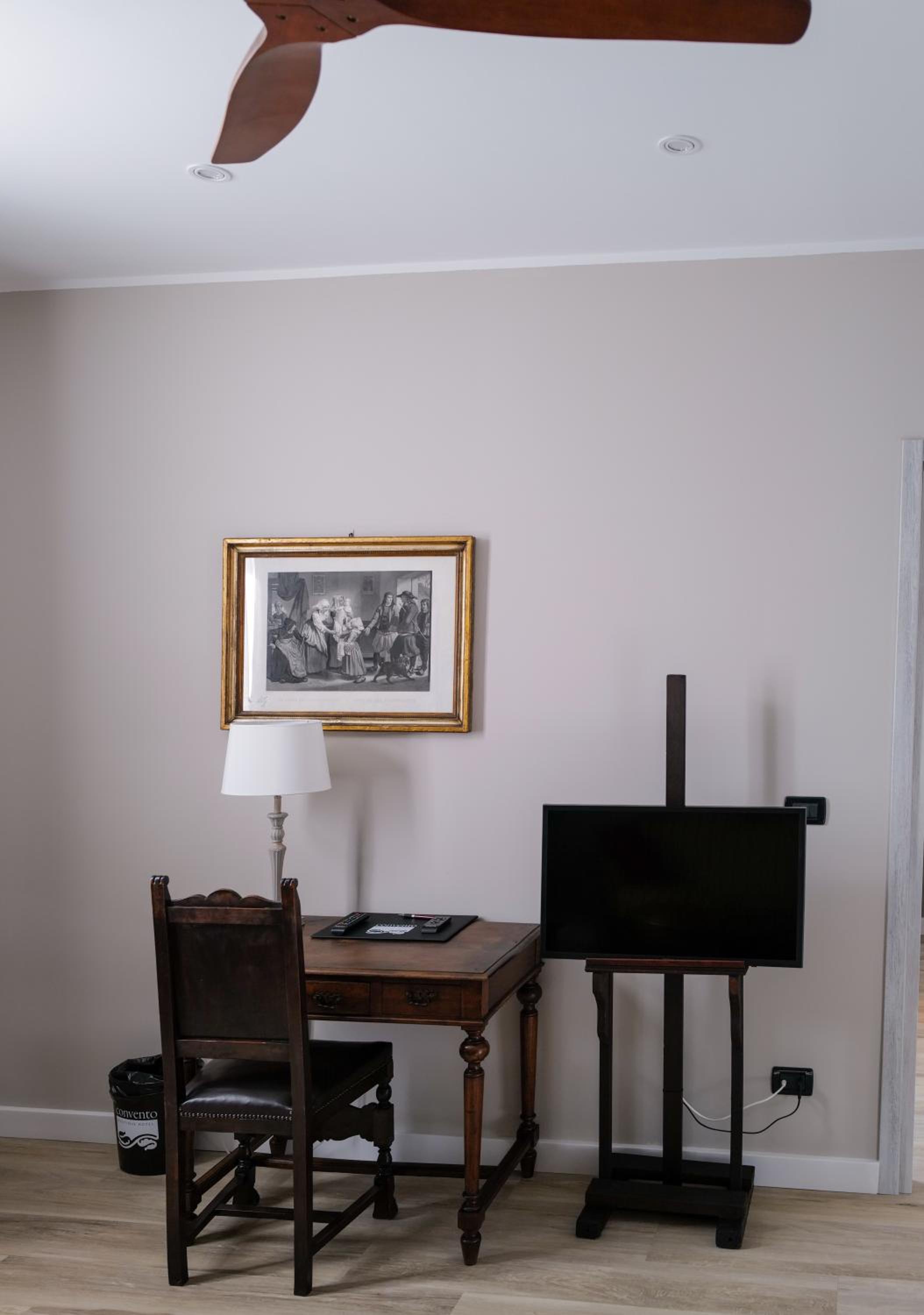 Suite - Photo 8