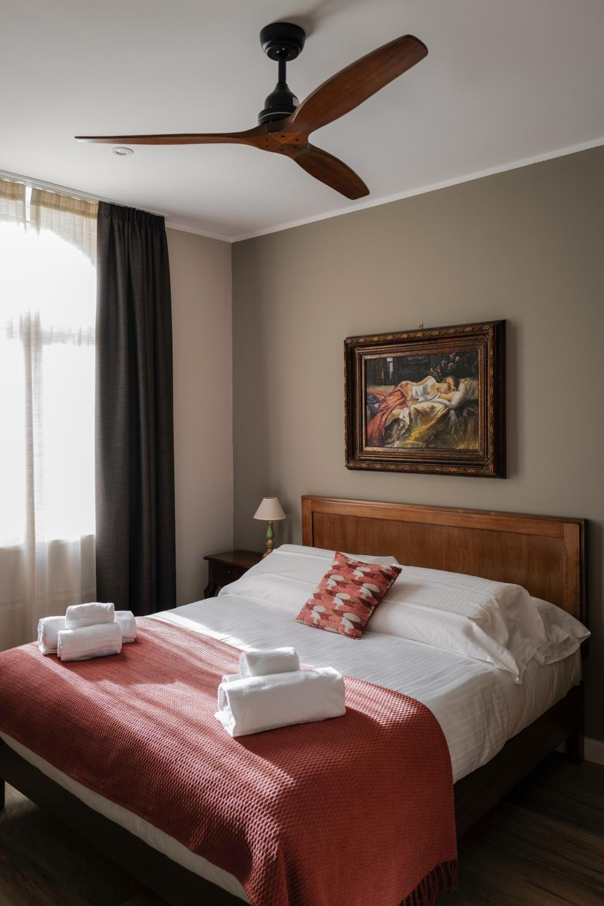 Suite - Photo 9