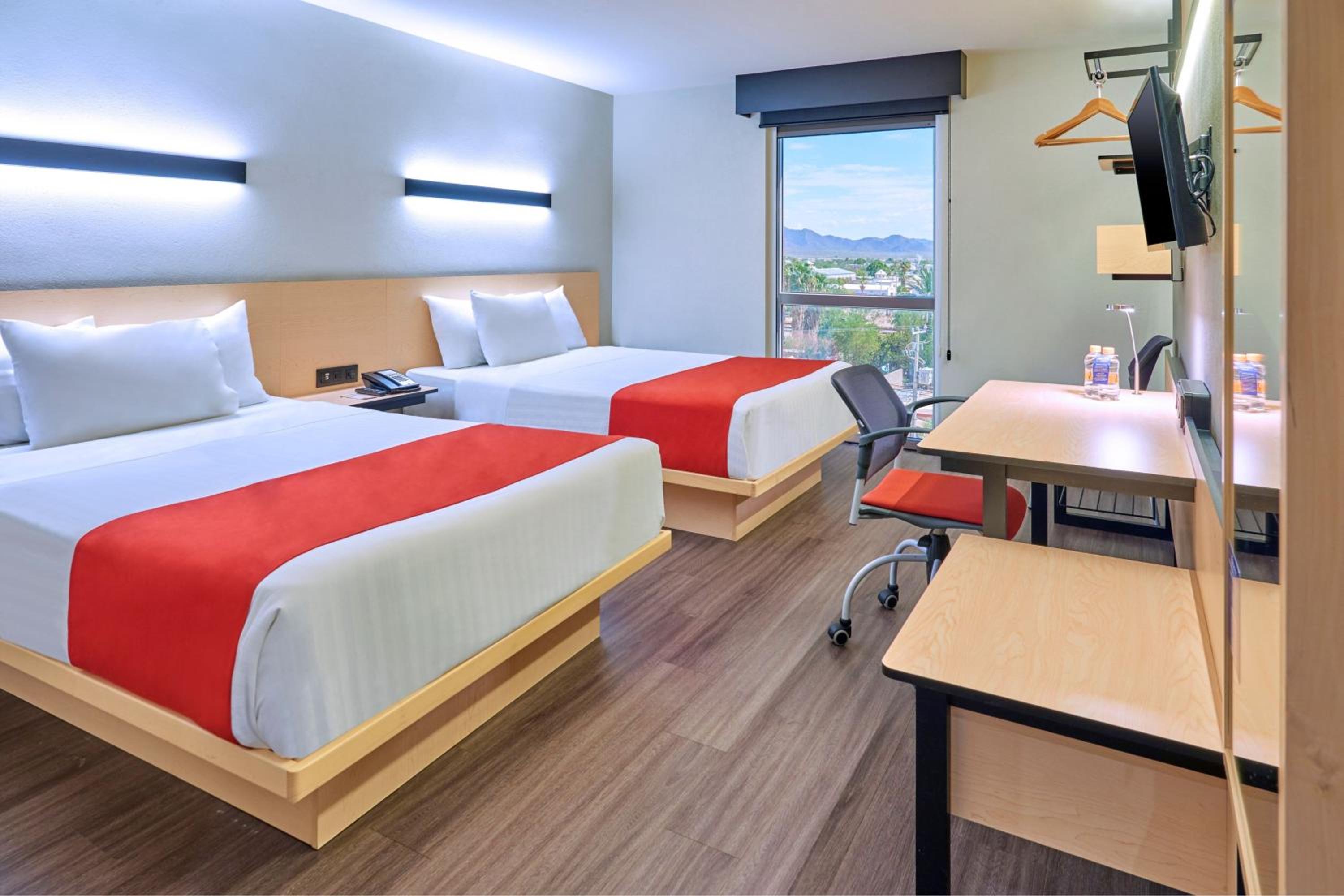 Double Room with Two Double Beds - Photo 4