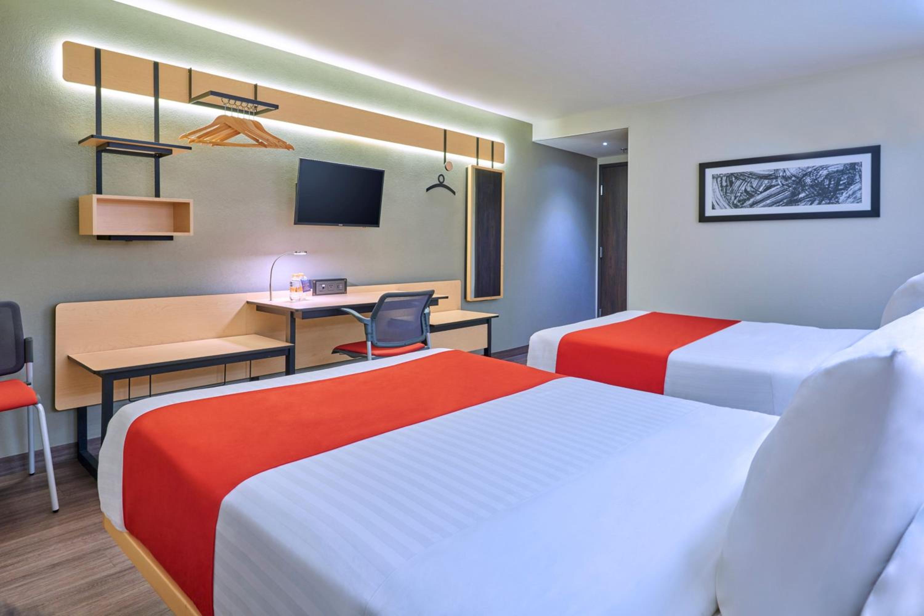 Double Room with Two Double Beds - Photo 5