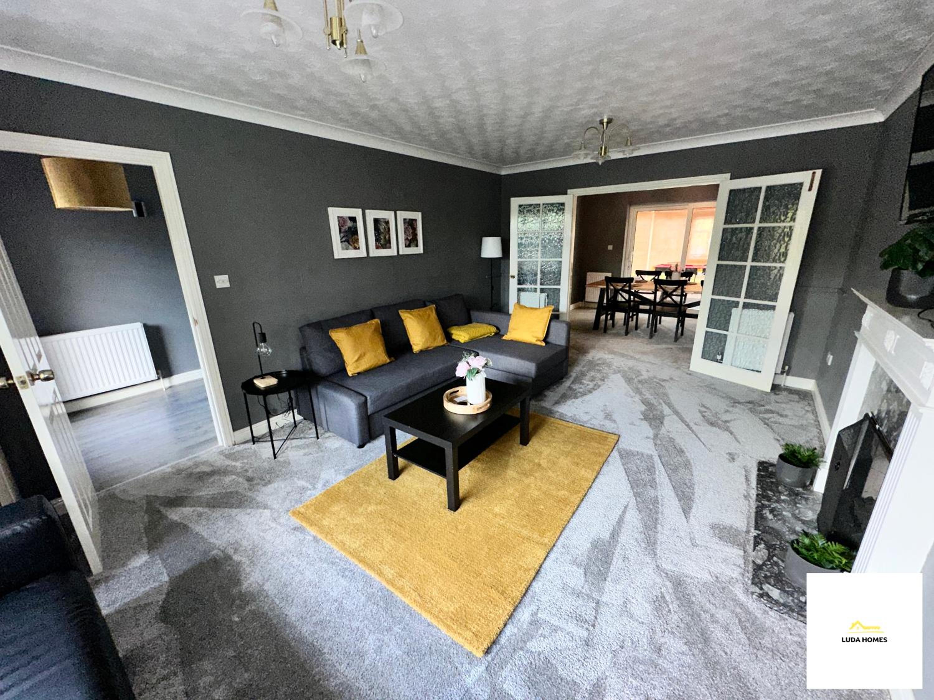 Four-Bedroom House photo 1