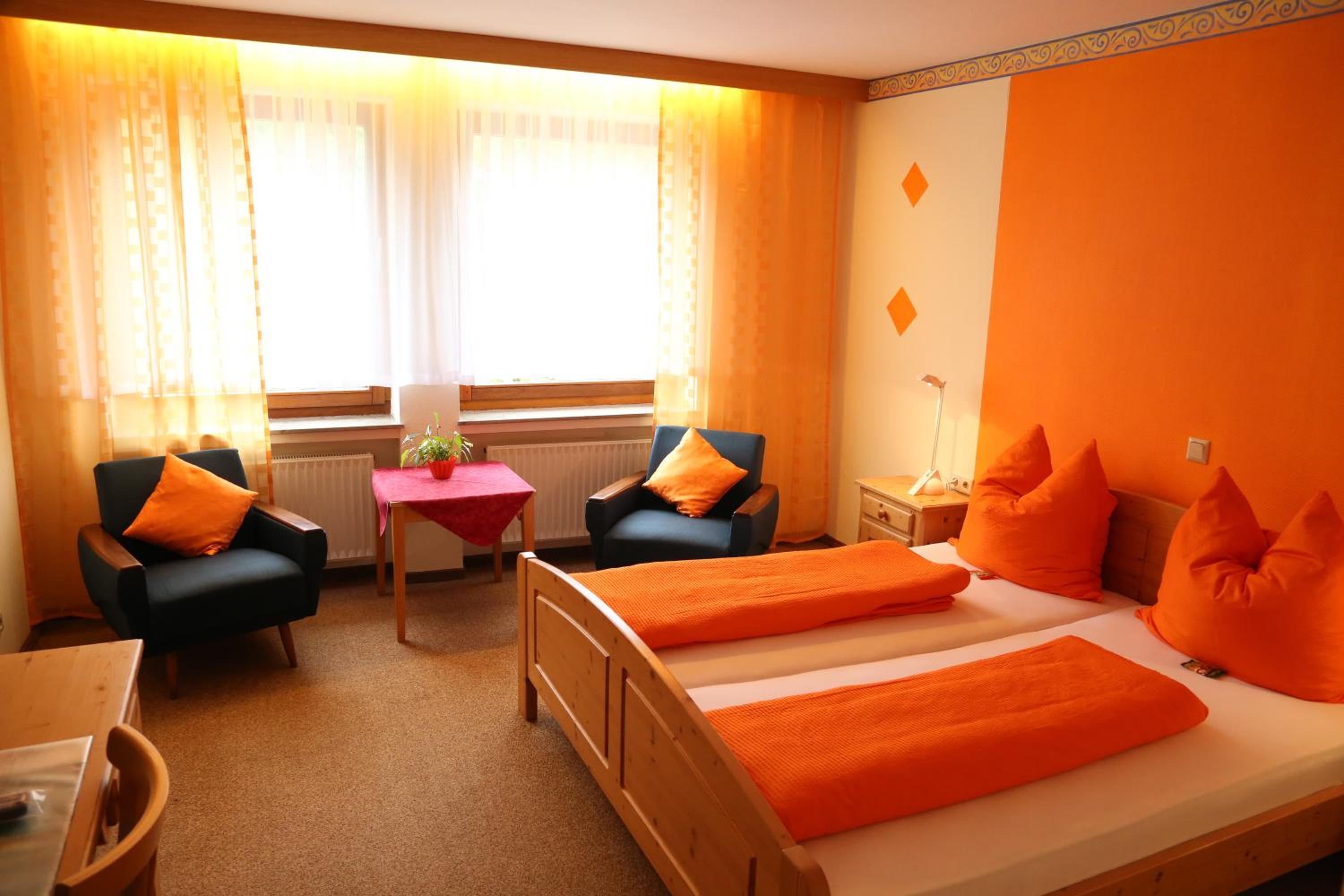Deluxe Double Room with Shower - Photo 5