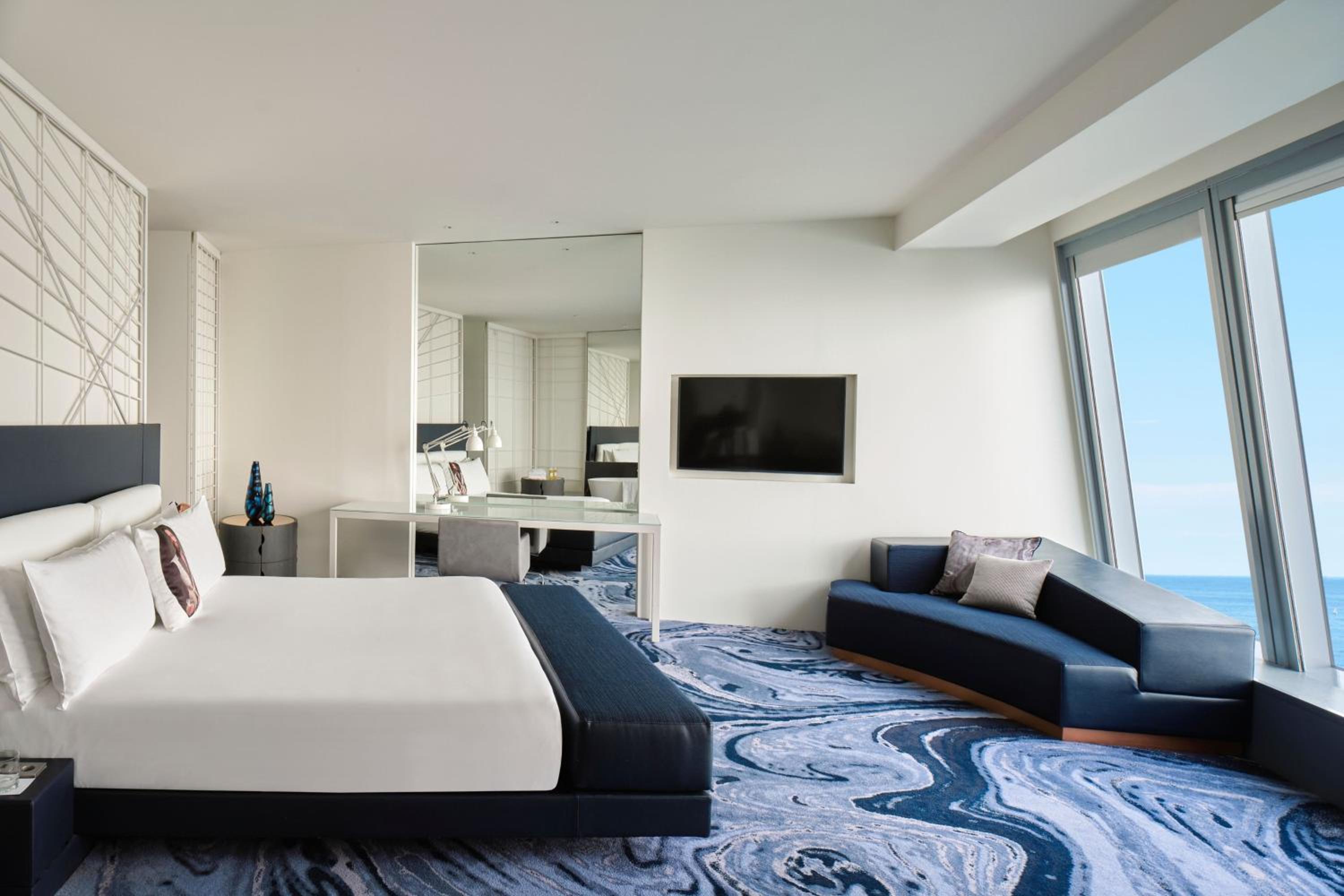 Cool Corner Suite