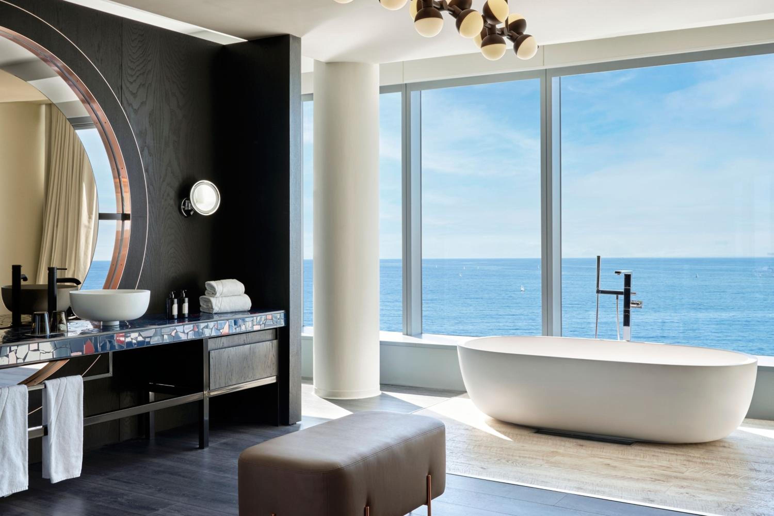 Extreme Wow Three-Bedroom Presidential Suite with Terrace - Seafront thumbnail 6