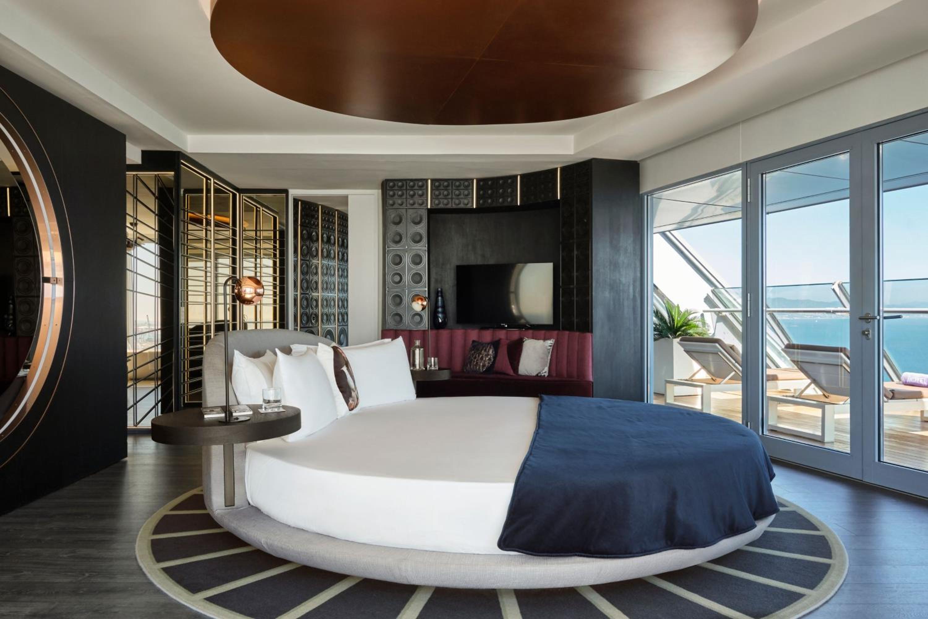 Extreme Wow Three-Bedroom Presidential Suite with Terrace - Seafront thumbnail 5