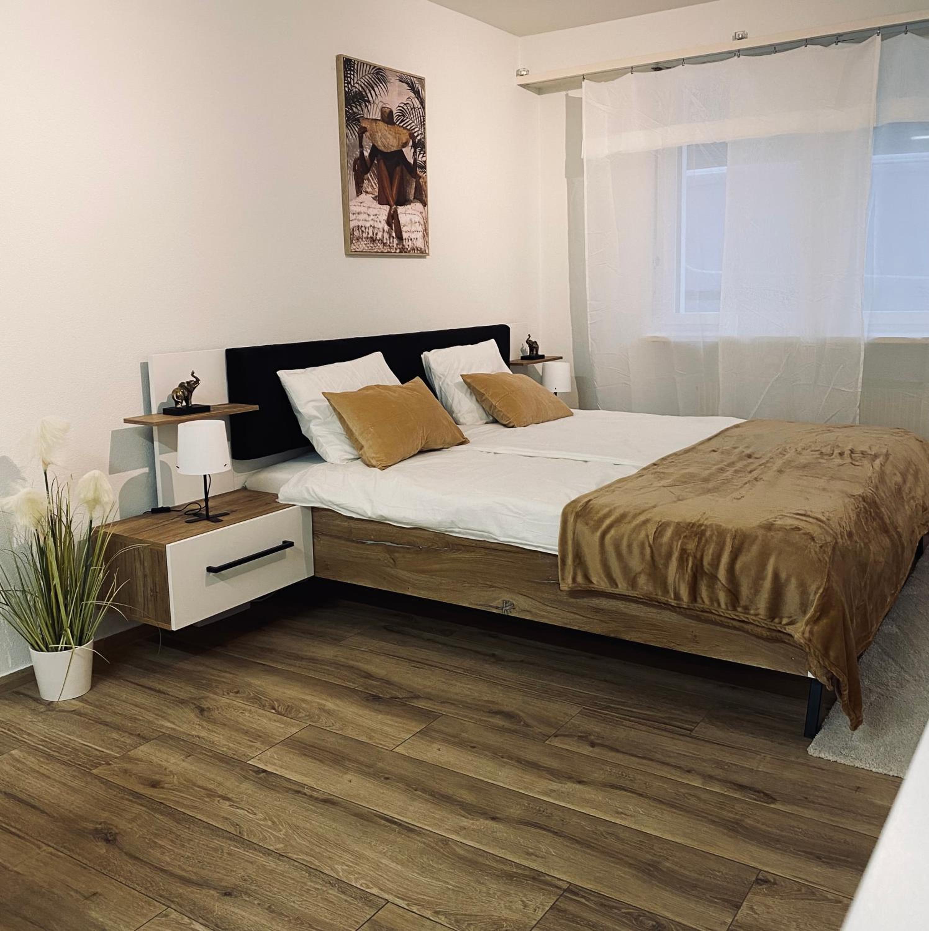 One-Bedroom Apartment photo 1