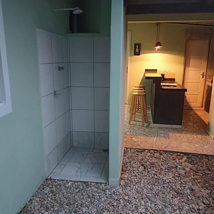 Five-Bedroom House photo 2