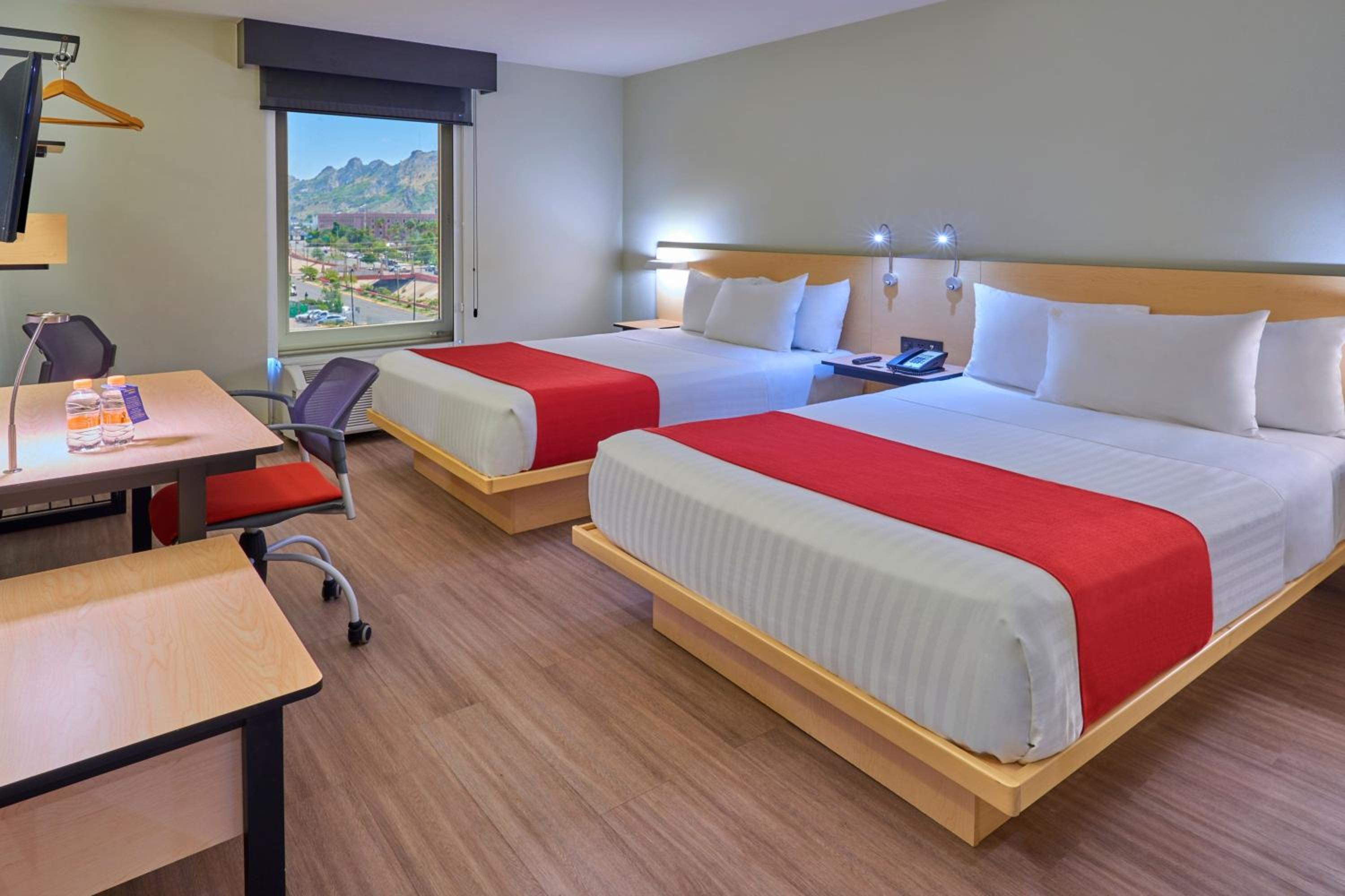 Double Room with Two Double Beds - Photo 1