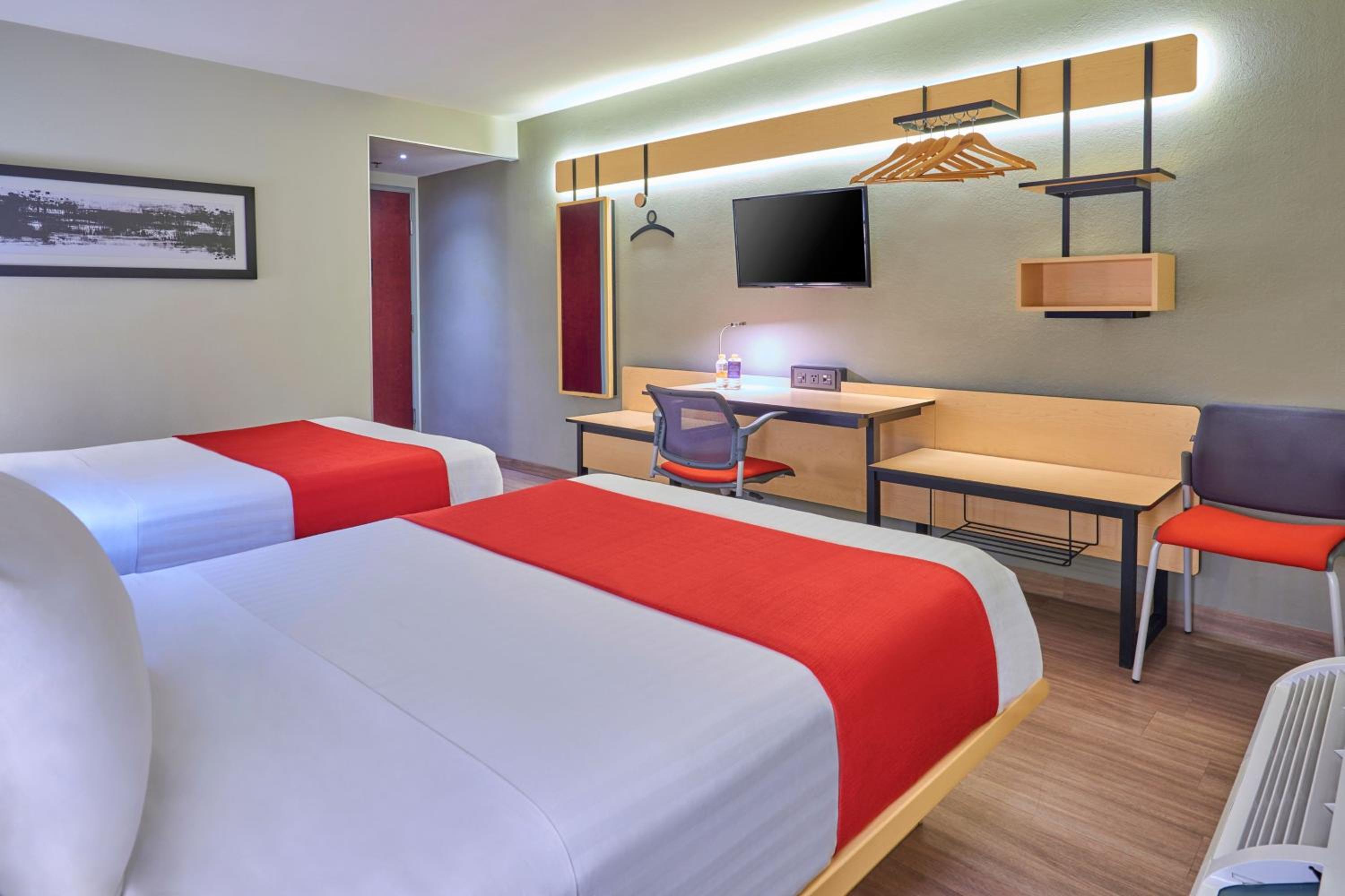 Double Room with Two Double Beds - Photo 6