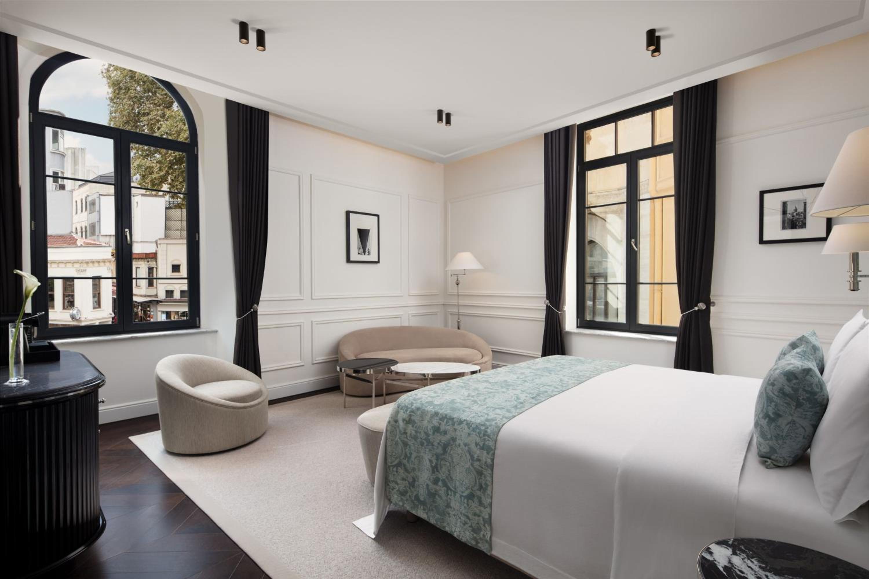 The Charm Junior Suite