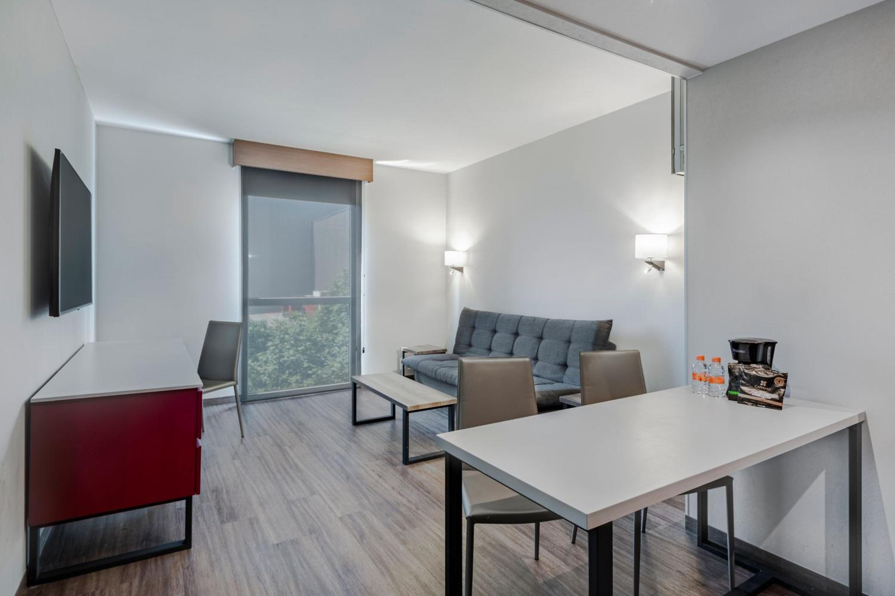 King Suite with Sofa Bed - Photo 4