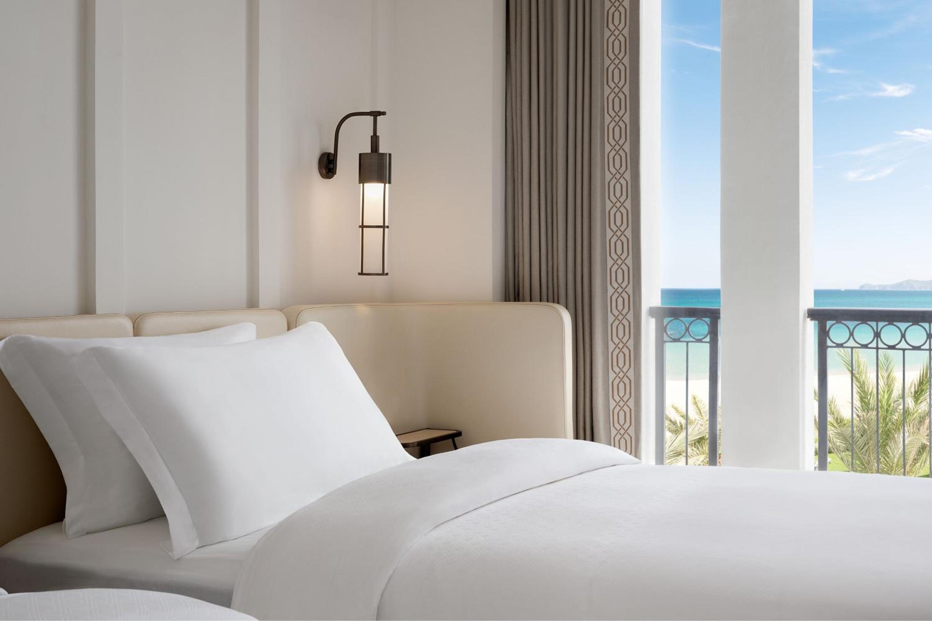 Deluxe Twin Room with Terrace - Seafront - Photo 1