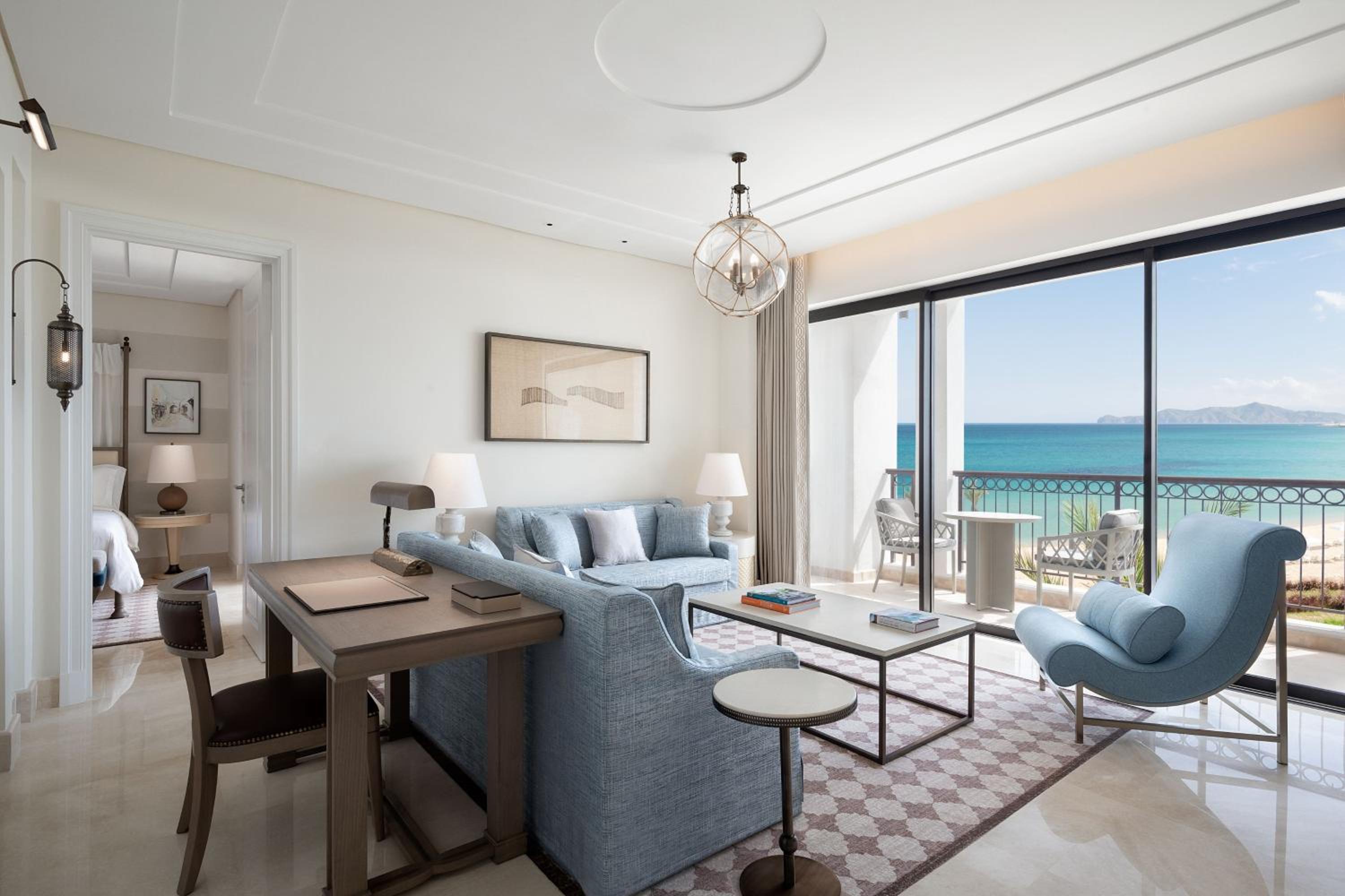 One-Bedroom Junior King Suite with Balcony - Seafront - Photo 1