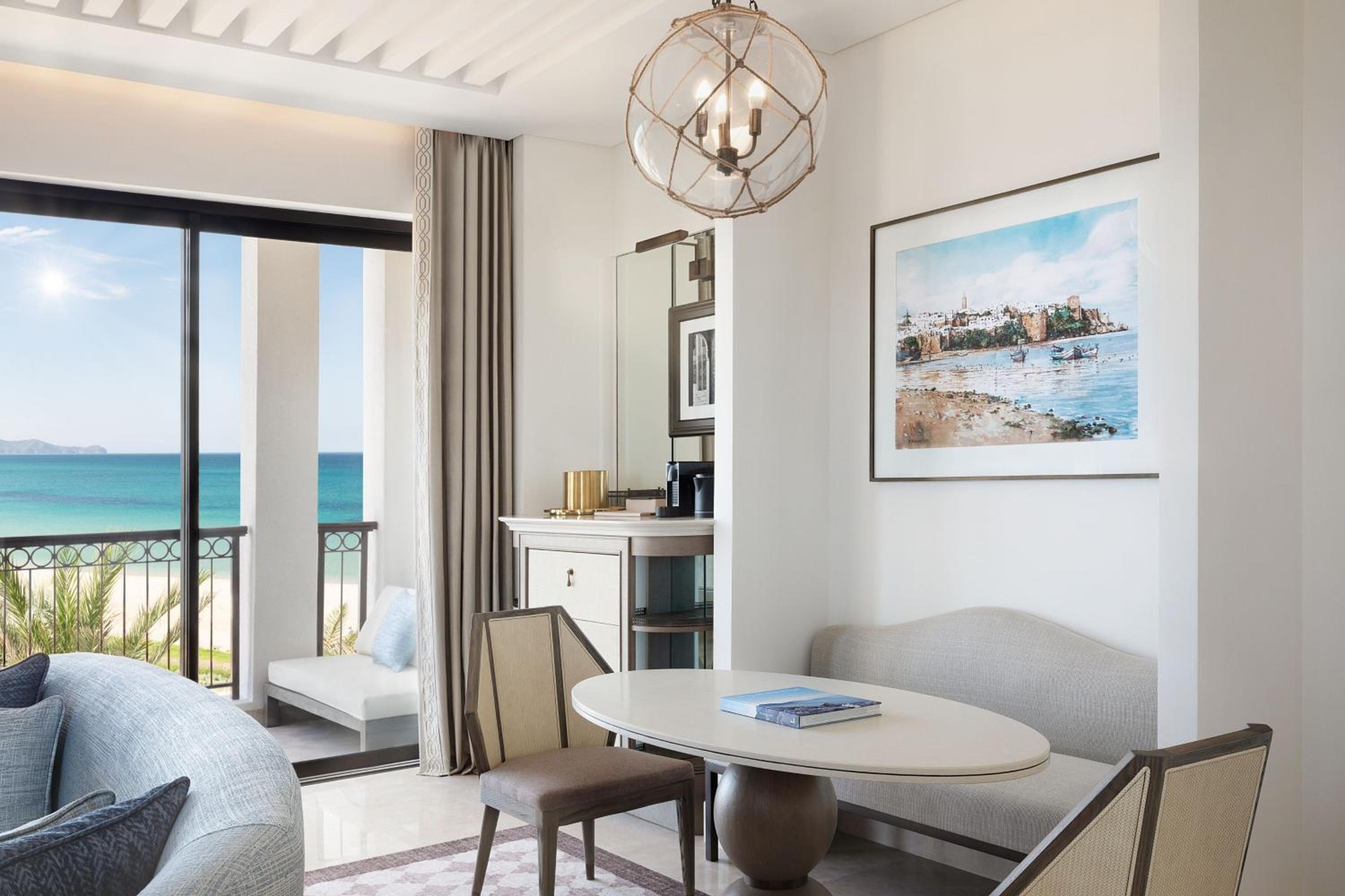 One-Bedroom Deluxe King Suite - Seafront - Photo 1