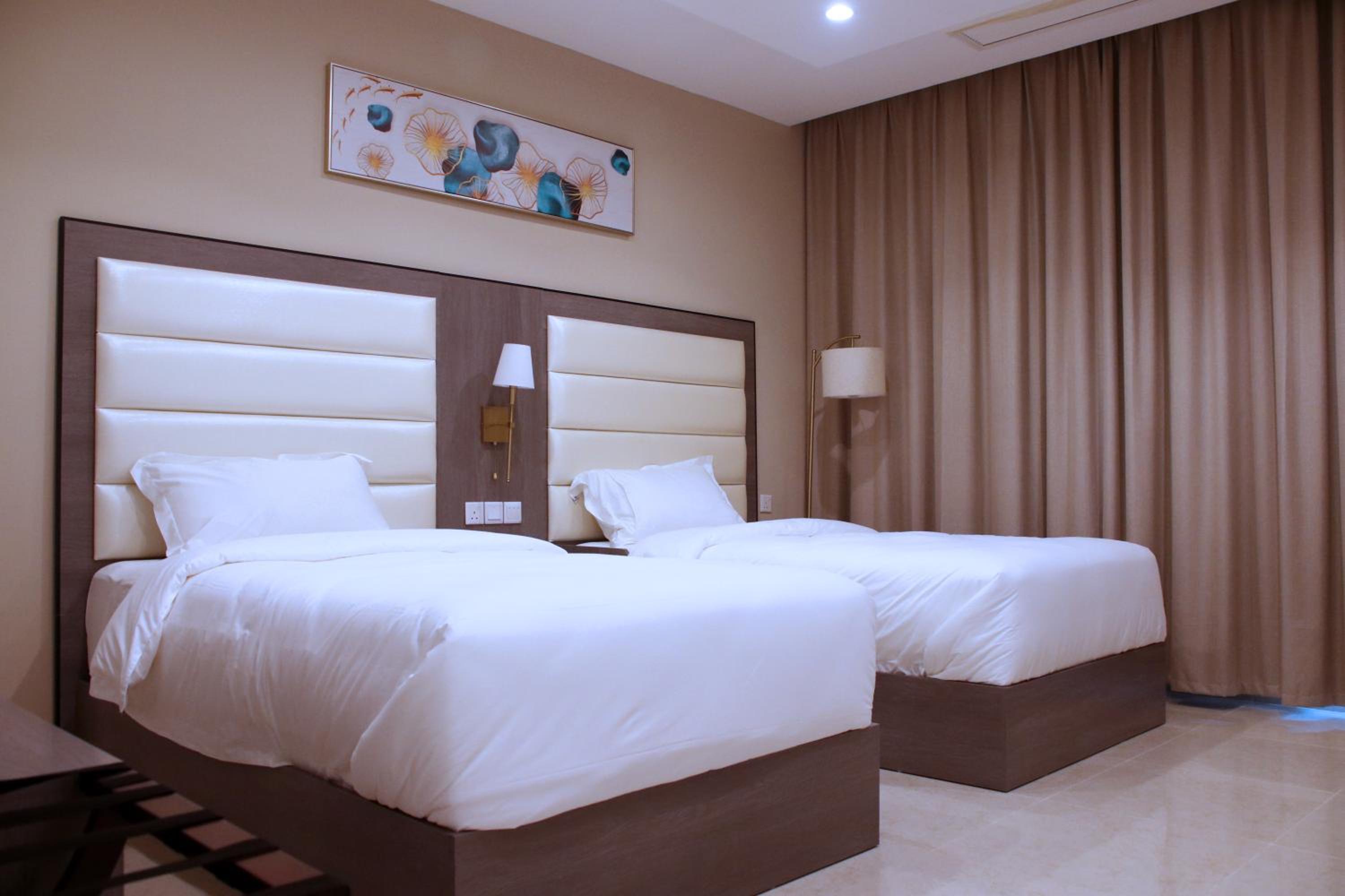 Standard Twin Room - Photo 7