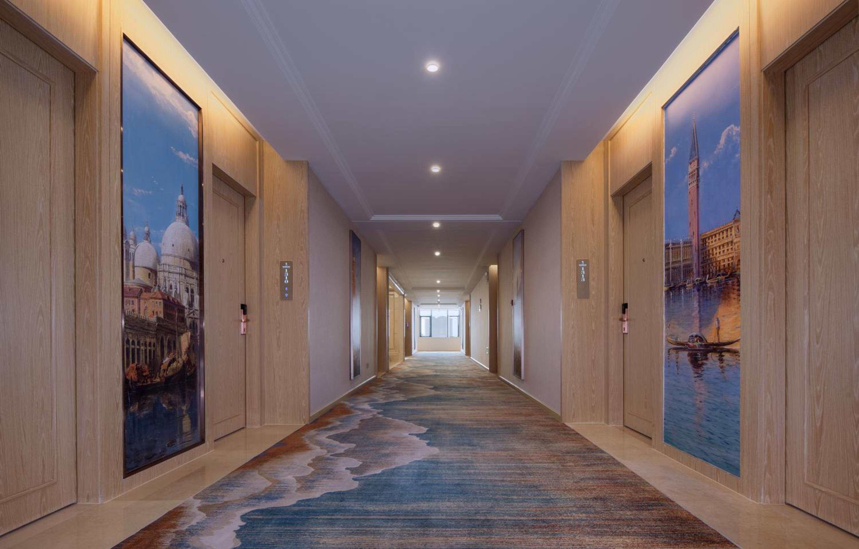 Superior King Room photo 2