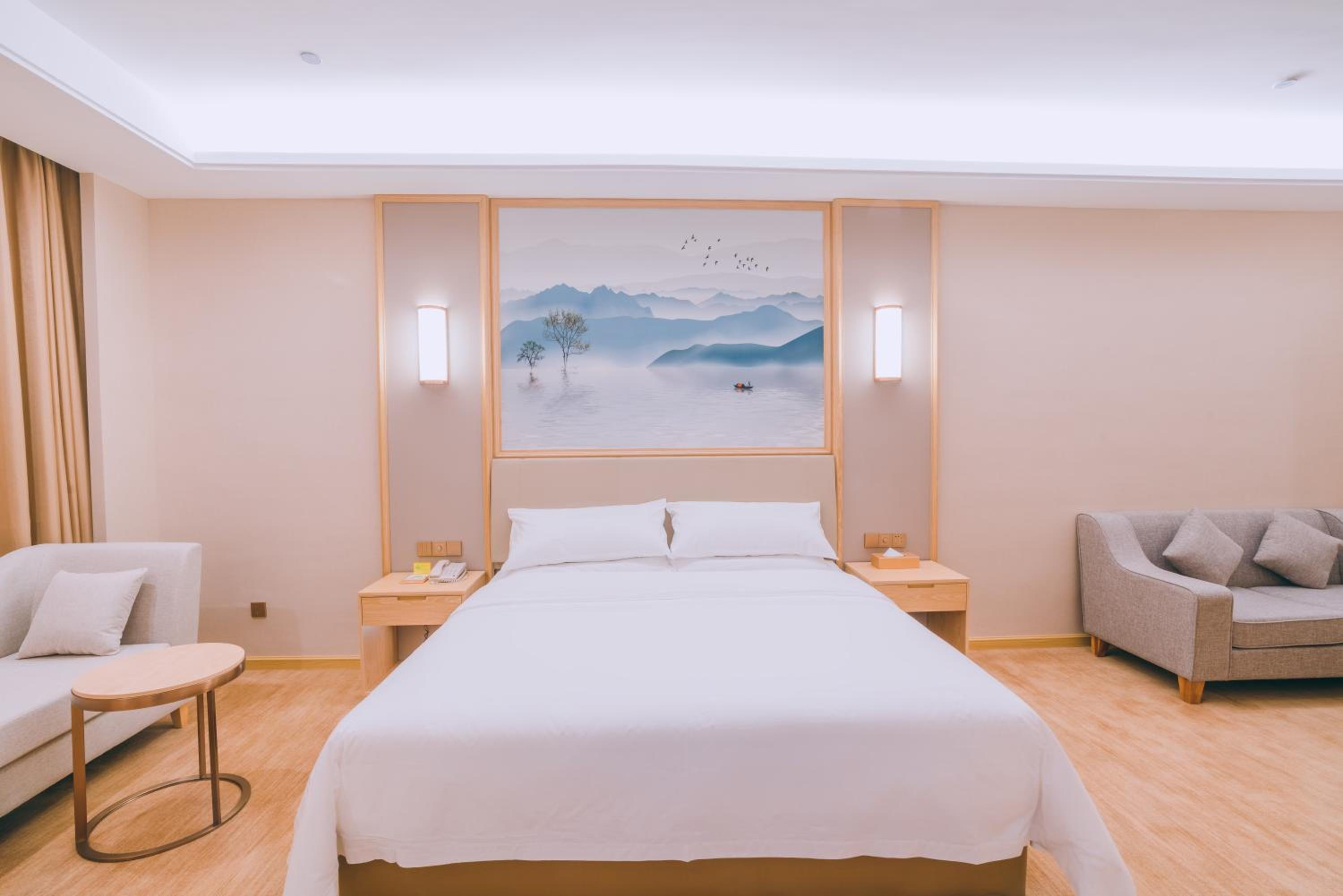 Deluxe King Room photo 3