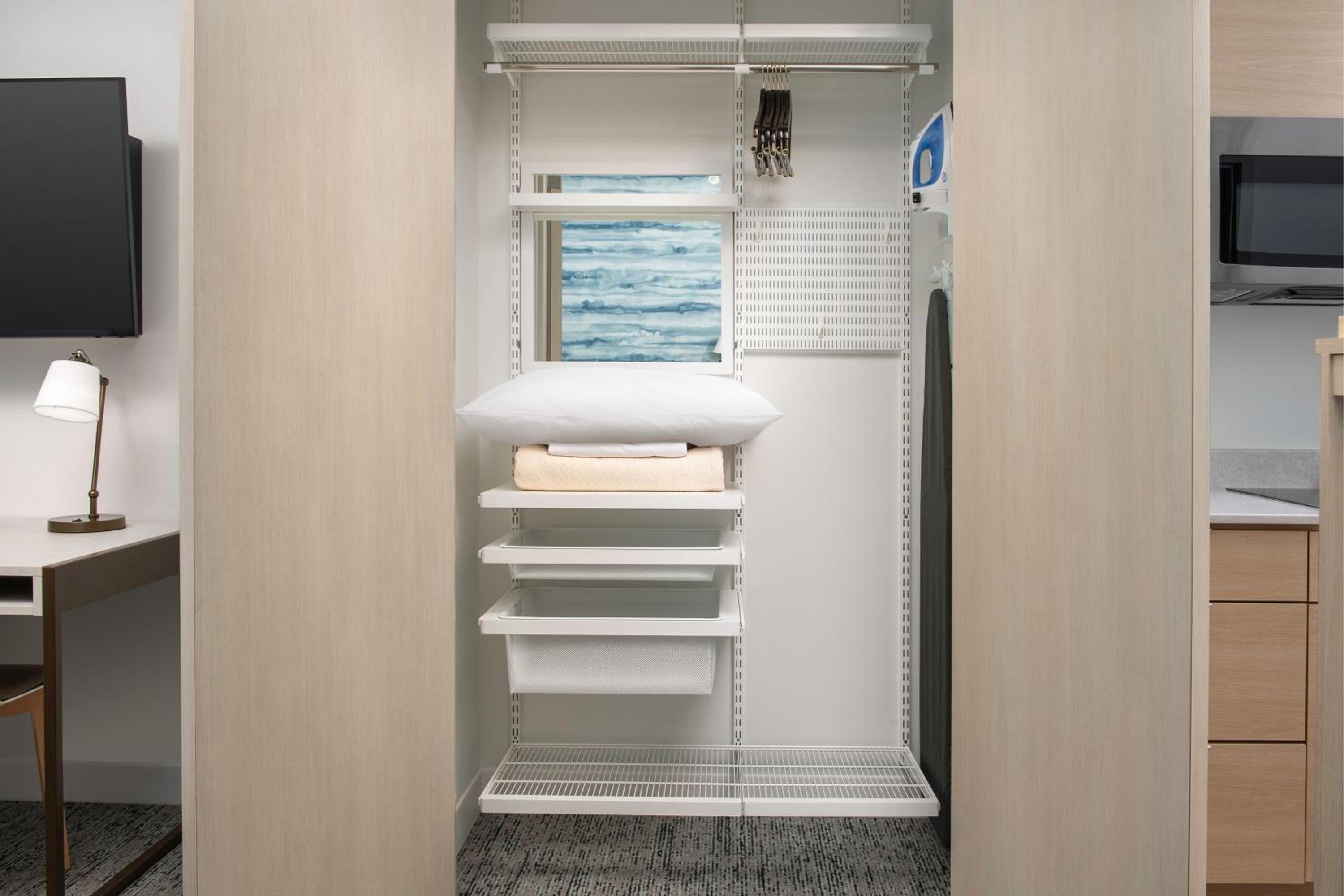 One-Bedroom King Suite with Sofa Bed and Roll-in Shower - Mobility Accessible