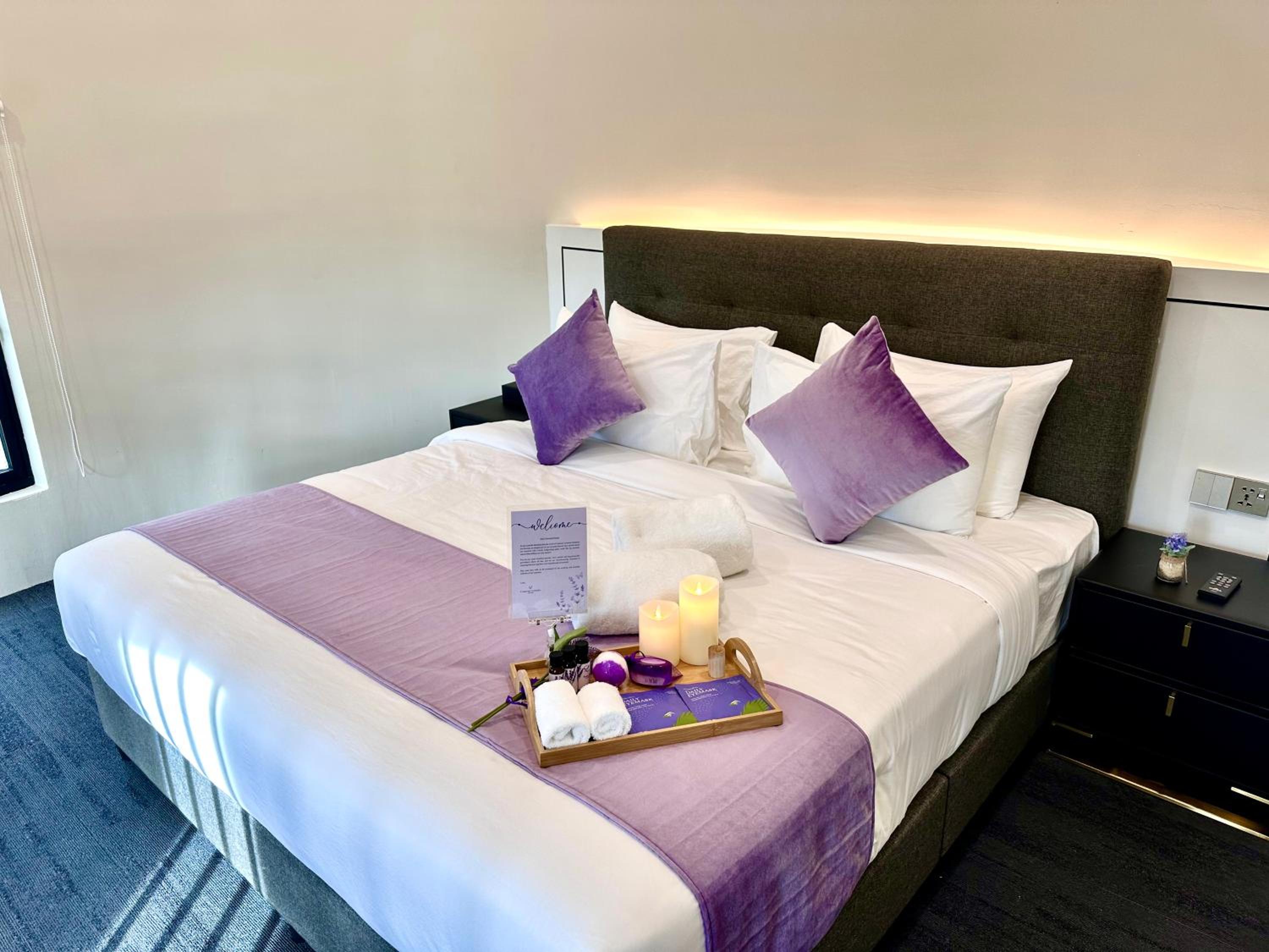 Executive Suite - Photo 4